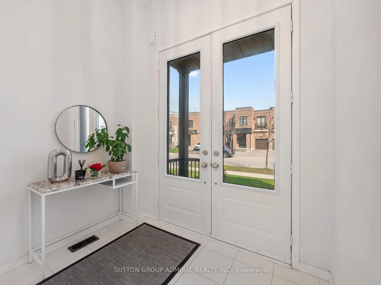 Photo 5 of 197 Elyse Court, Aurora, Bayview Northeast — HOMEH
