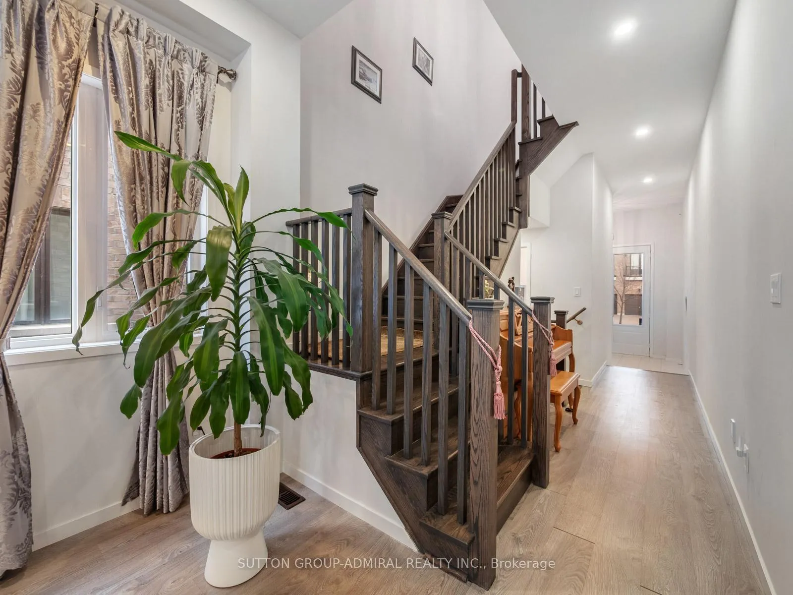 Photo 7 of 197 Elyse Court, Aurora, Bayview Northeast — HOMEH