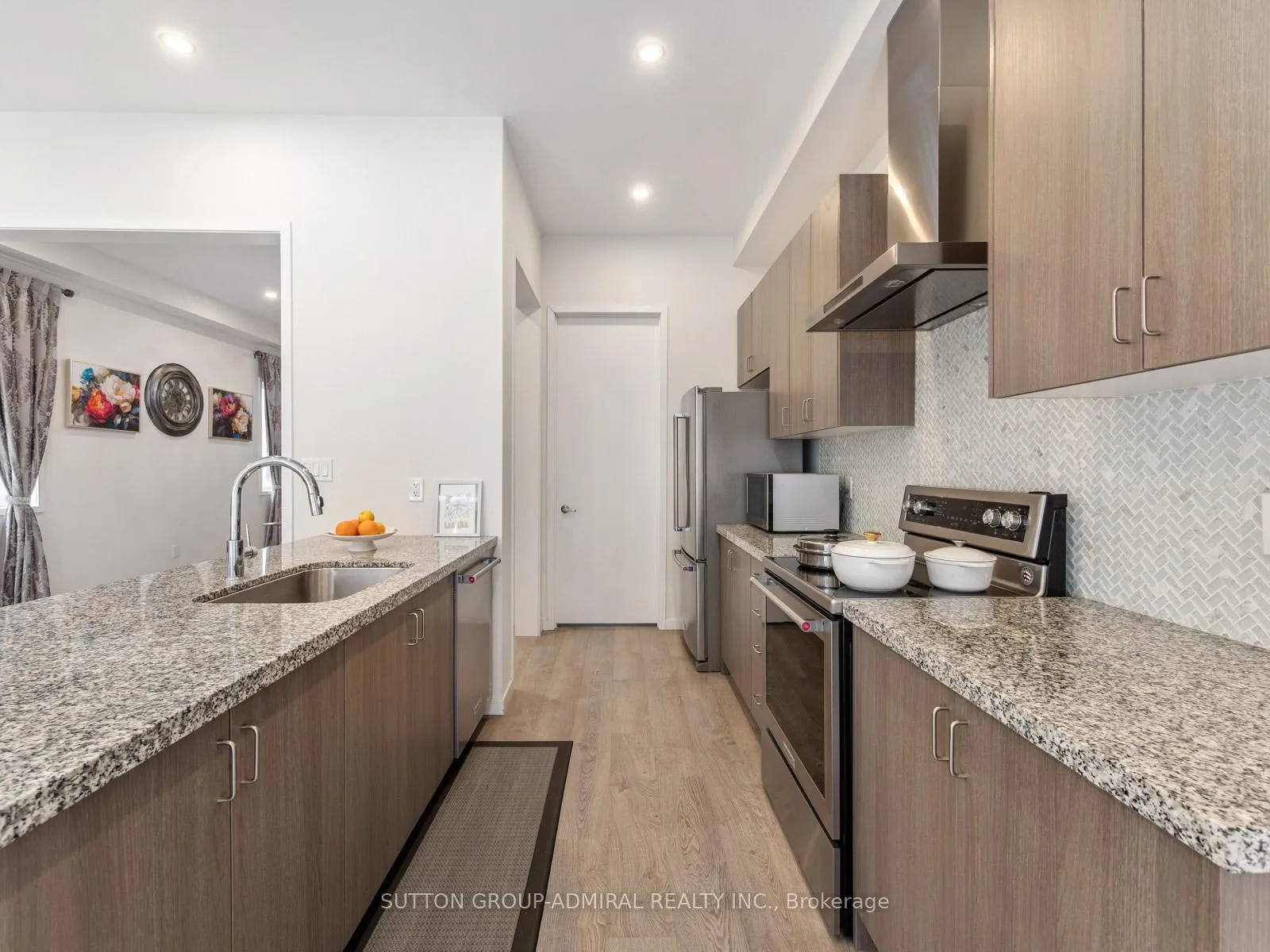 Photo 16 of 197 Elyse Court, Aurora, Bayview Northeast — HOMEH
