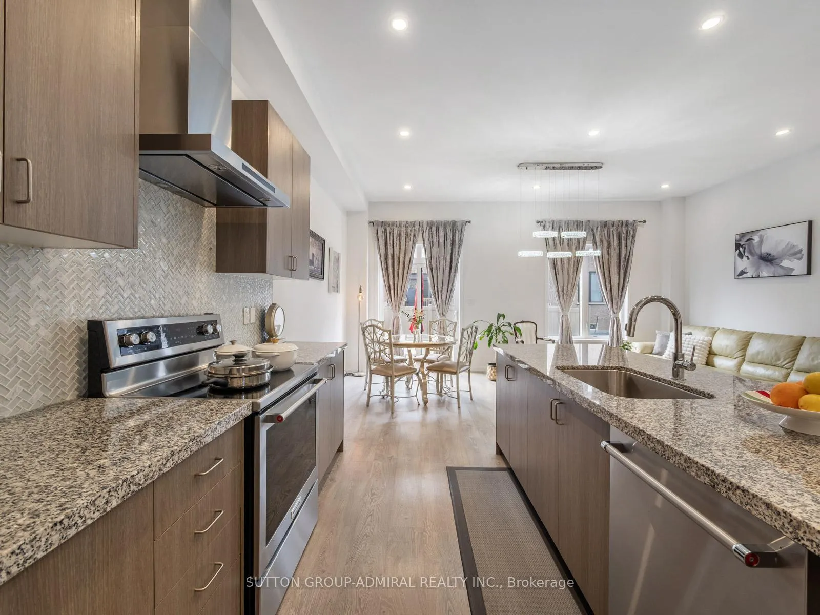 Photo 18 of 197 Elyse Court, Aurora, Bayview Northeast — HOMEH