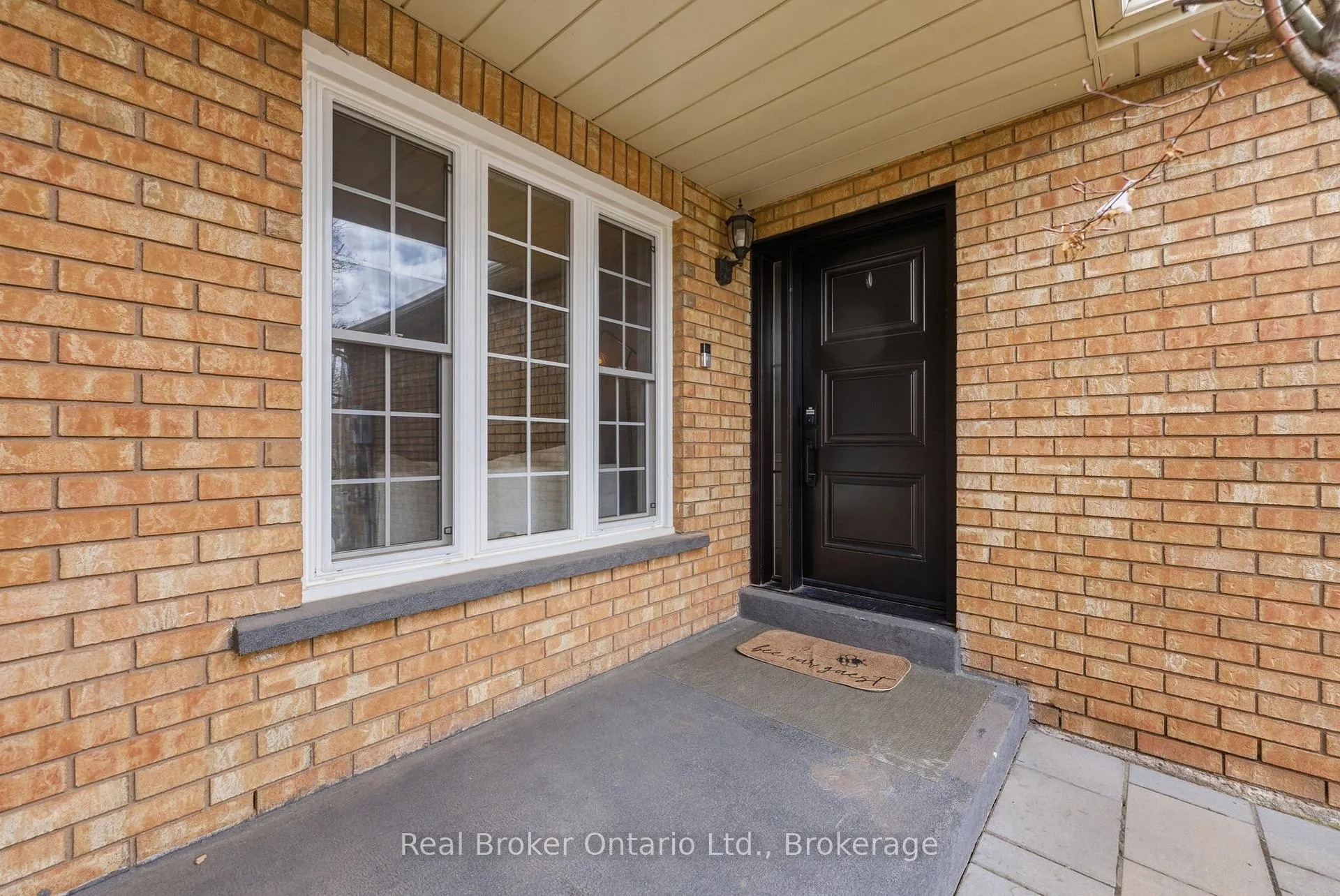 Photo 3 of 635 Amelia Crescent, Burlington, Appleby — HOMEH