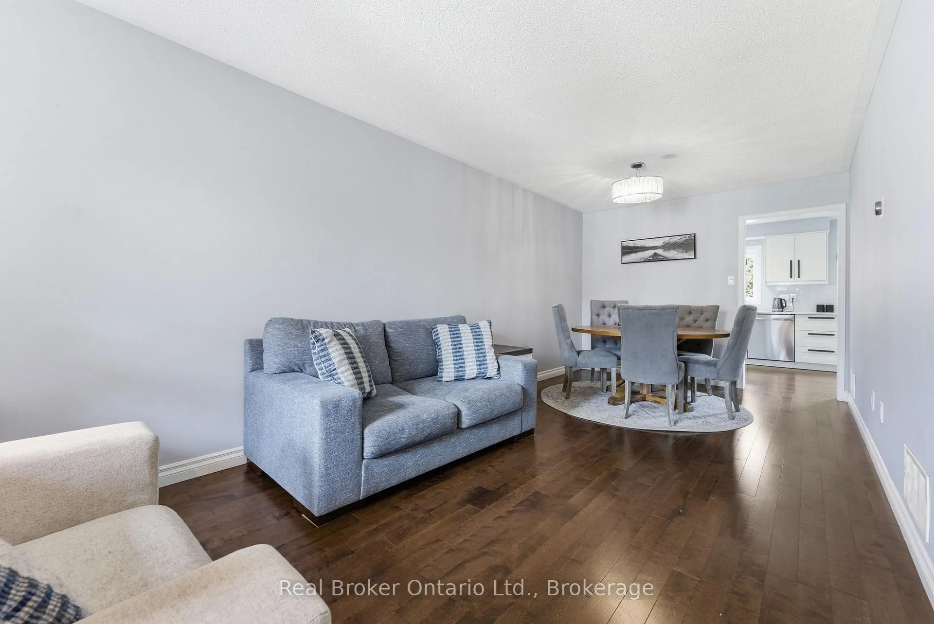 Photo 6 of 635 Amelia Crescent, Burlington, Appleby — HOMEH