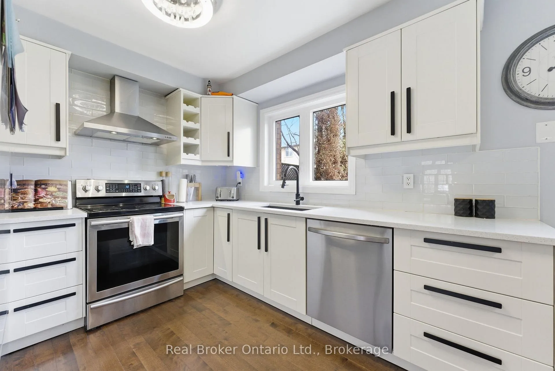 Photo 13 of 635 Amelia Crescent, Burlington, Appleby — HOMEH