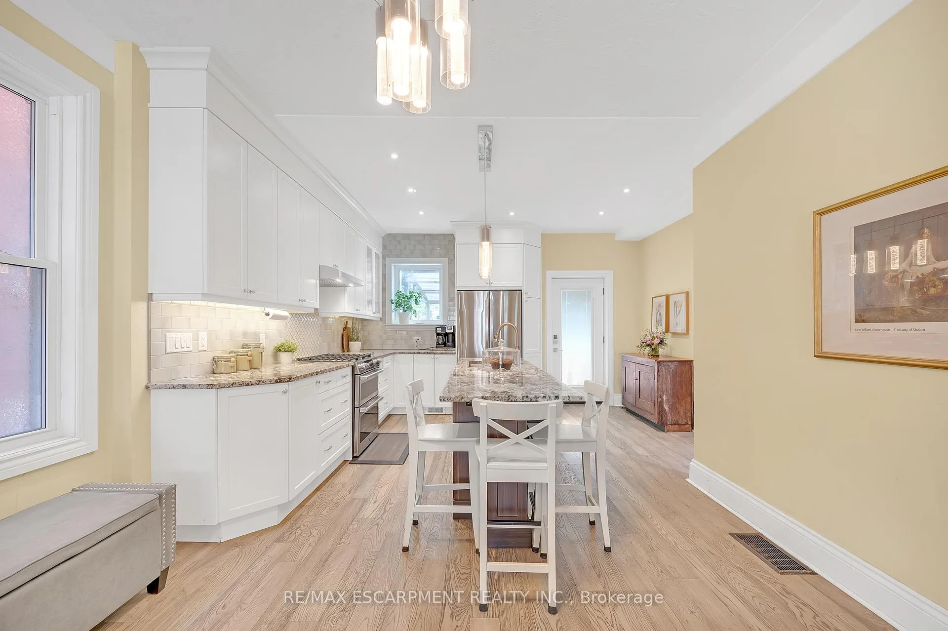 Photo 5 of 226 Balsam Avenue S, Hamilton, Blakeley — HOMEH