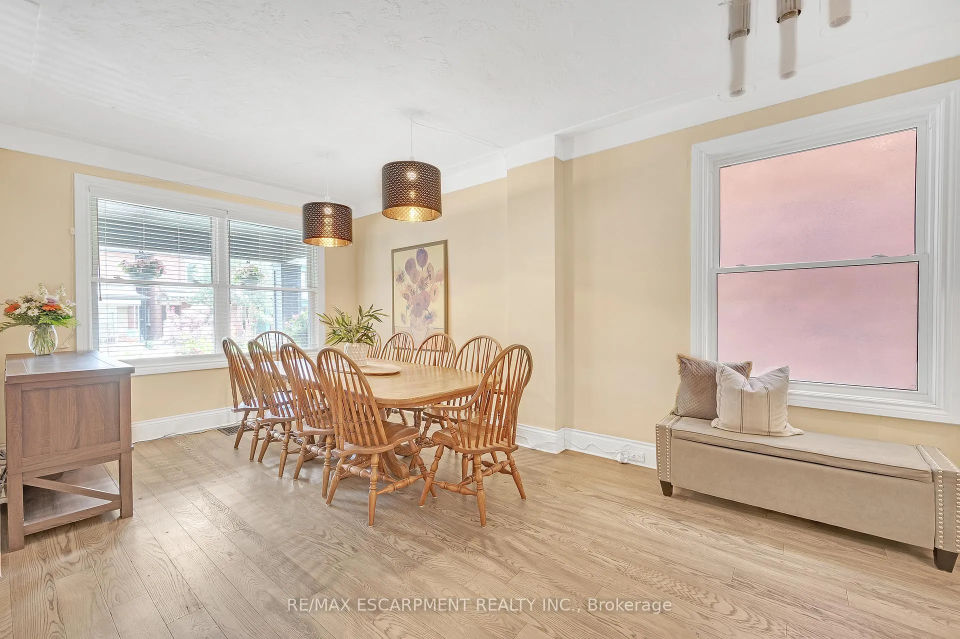 Photo 6 of 226 Balsam Avenue S, Hamilton, Blakeley — HOMEH
