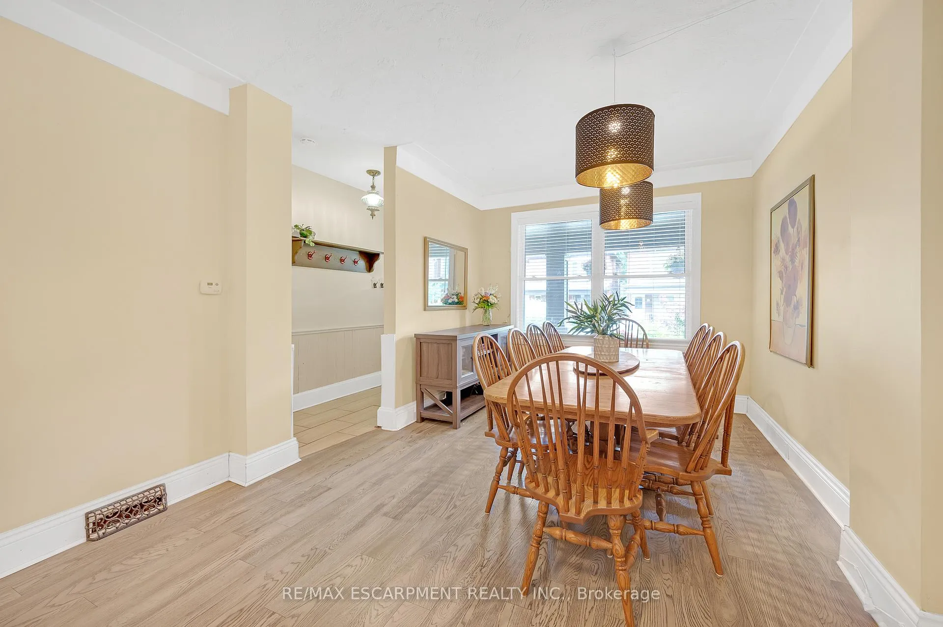 Photo 8 of 226 Balsam Avenue S, Hamilton, Blakeley — HOMEH