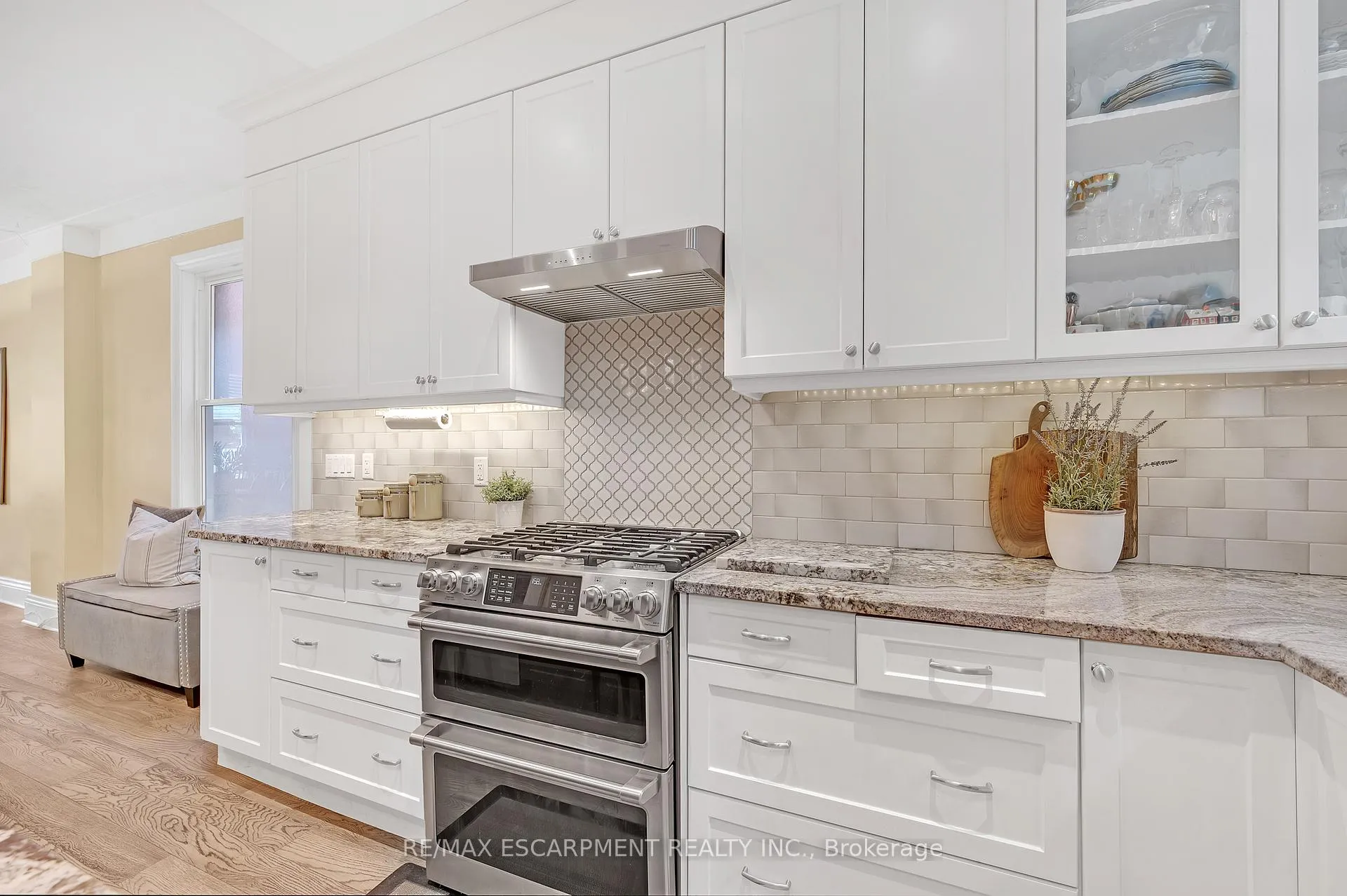 Photo 12 of 226 Balsam Avenue S, Hamilton, Blakeley — HOMEH