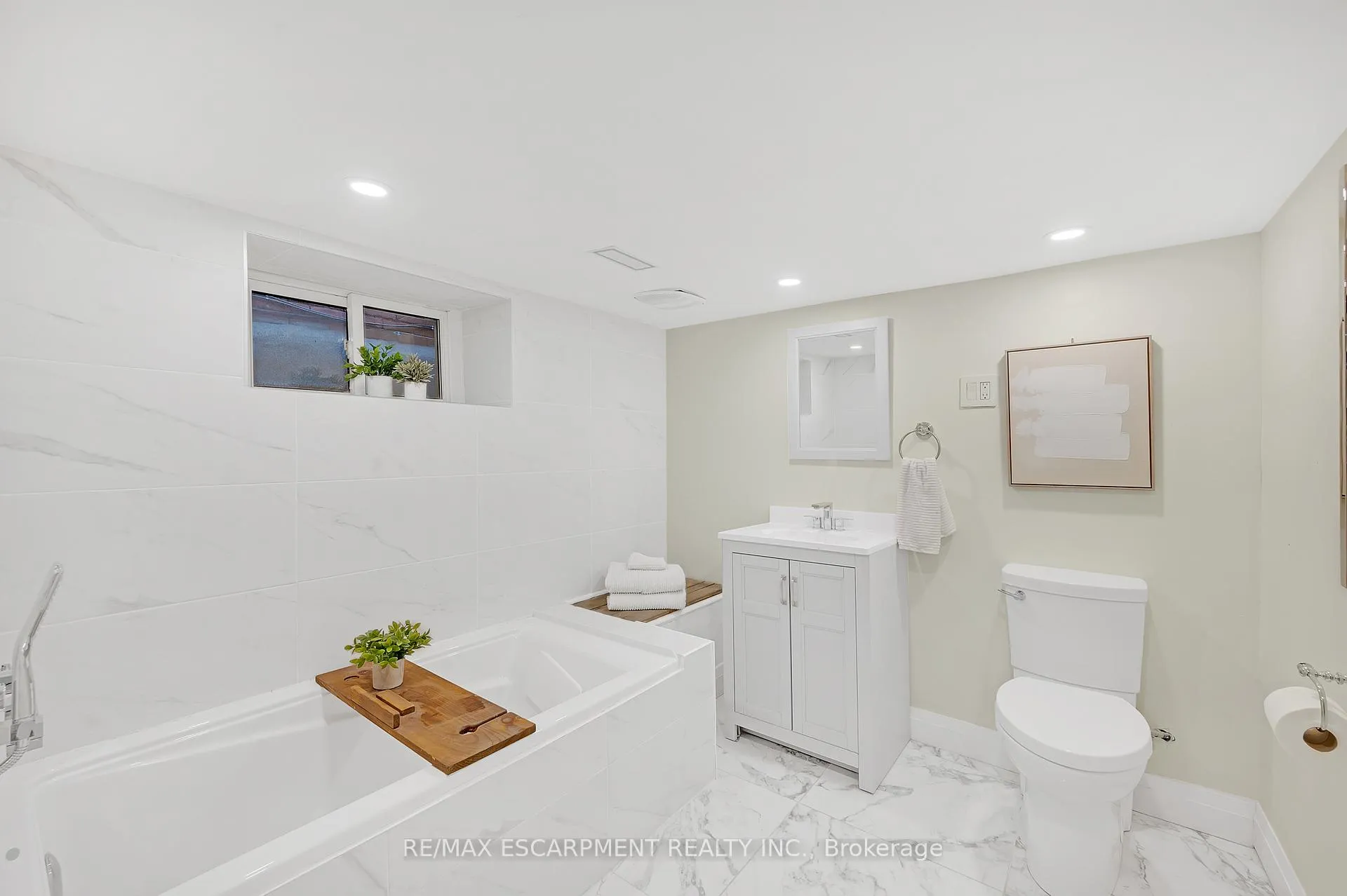 Photo 21 of 226 Balsam Avenue S, Hamilton, Blakeley — HOMEH