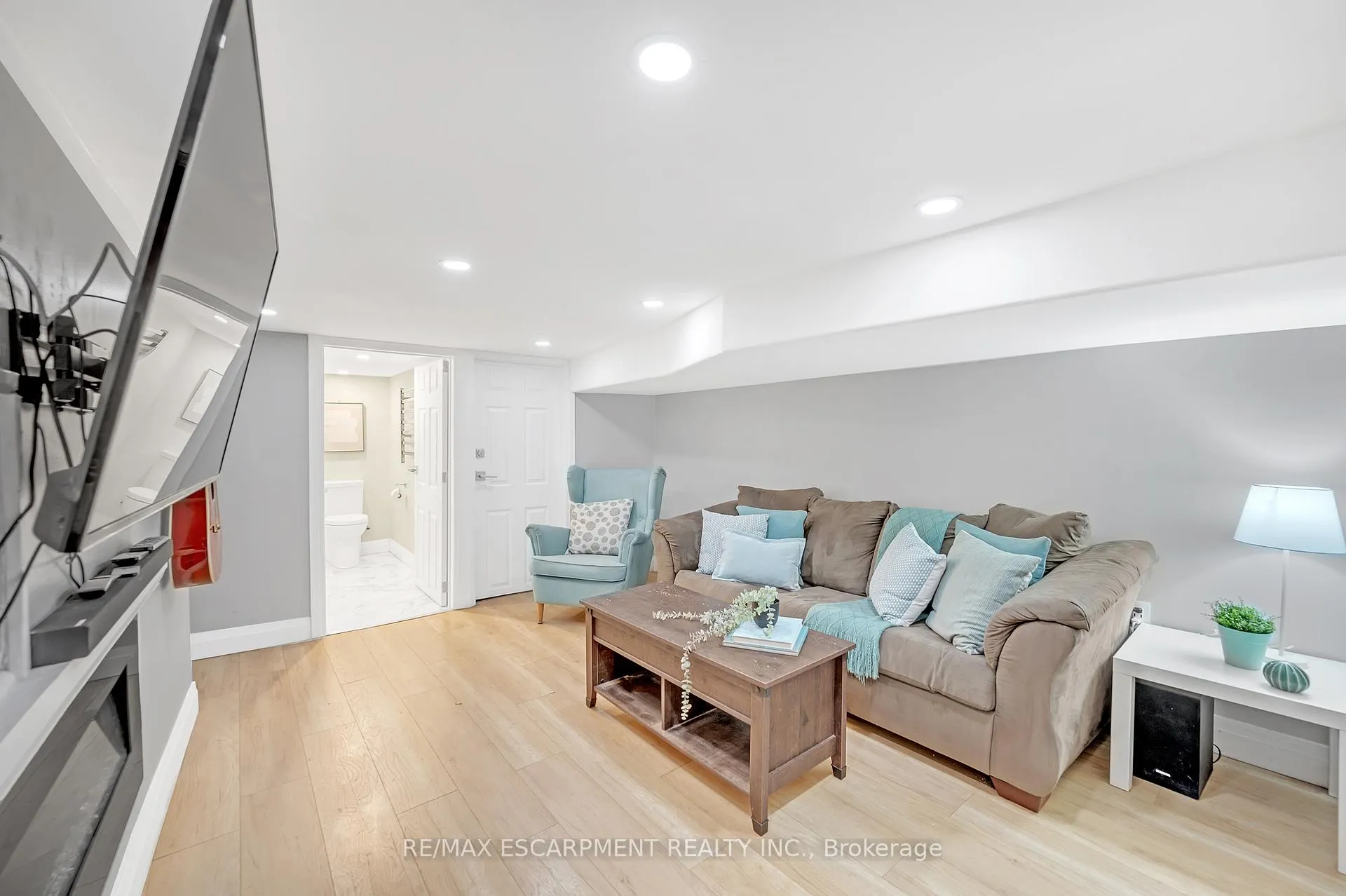 Photo 22 of 226 Balsam Avenue S, Hamilton, Blakeley — HOMEH