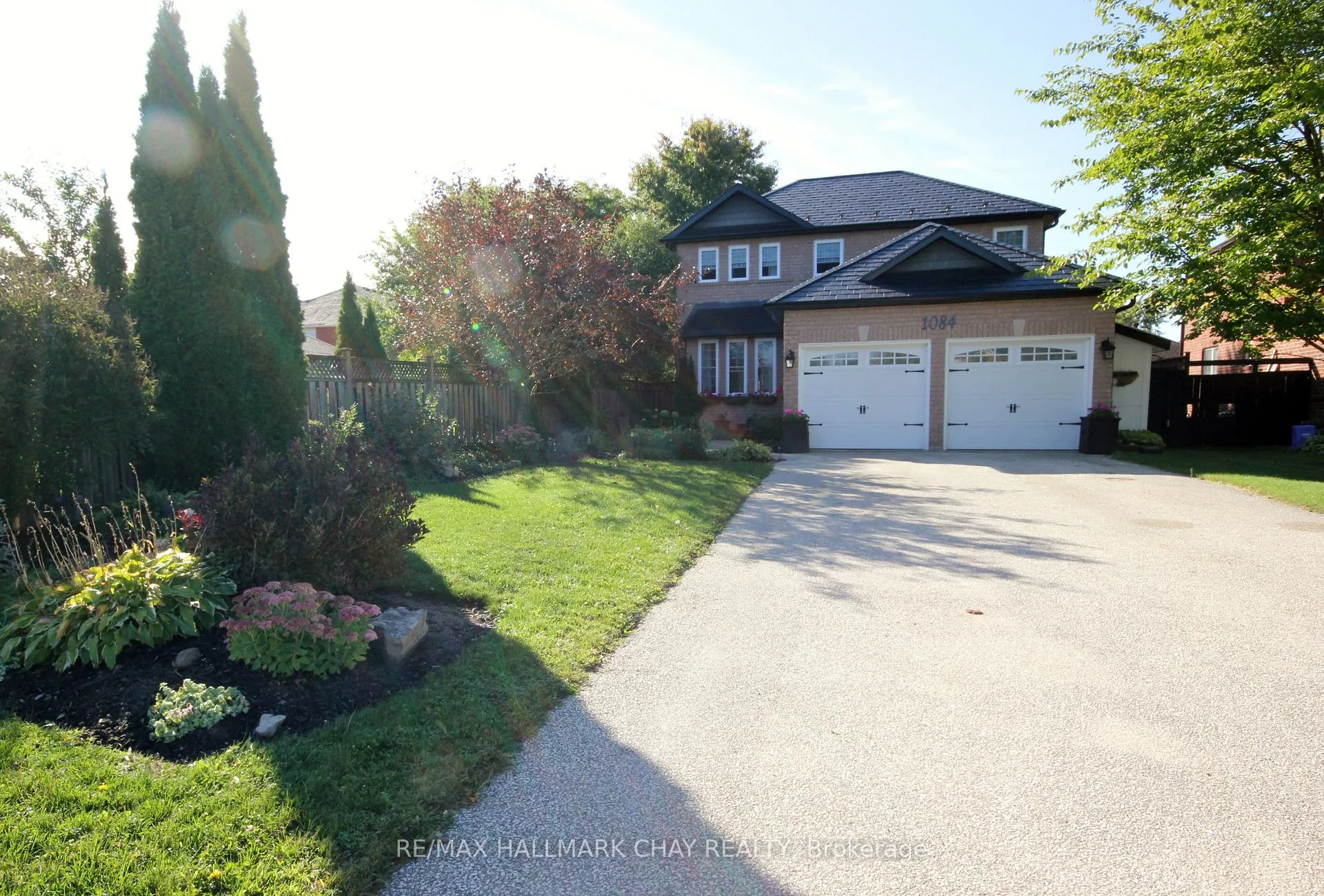Front of 1084 Winnifred Court
