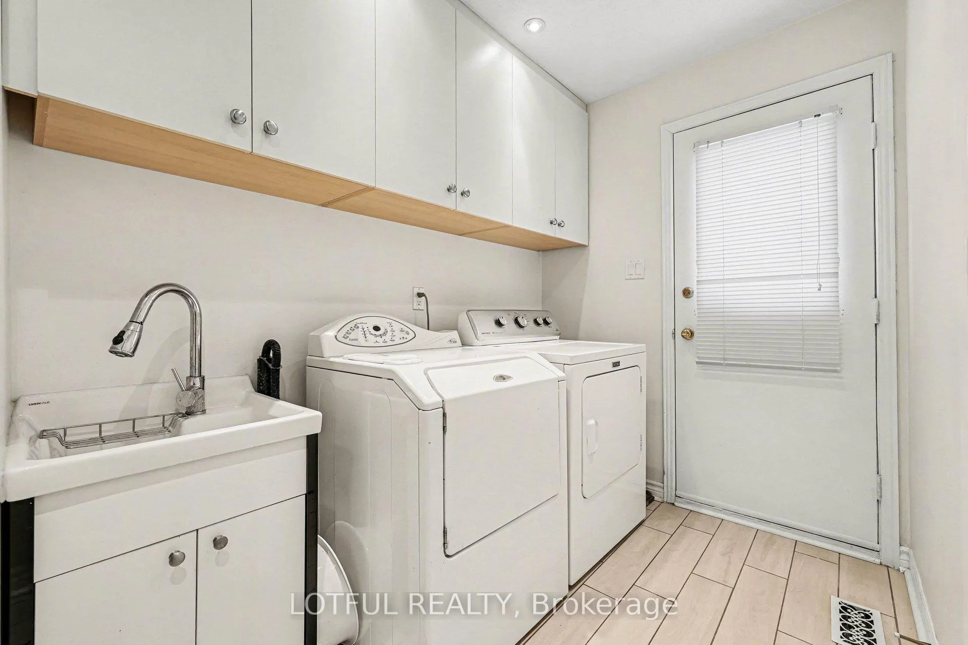 Photo 18 of 41 Pattermead Crescent, Ottawa, Hunt Club/Western Community — HOMEH