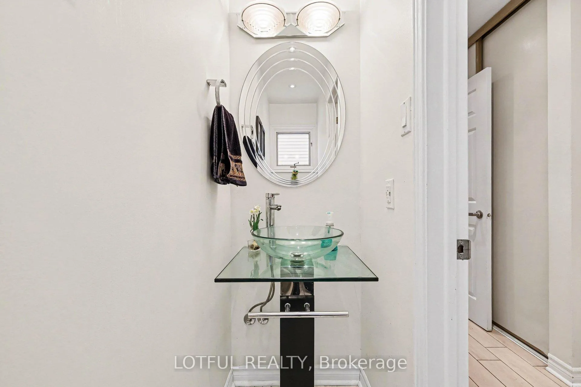 Photo 19 of 41 Pattermead Crescent, Ottawa, Hunt Club/Western Community — HOMEH
