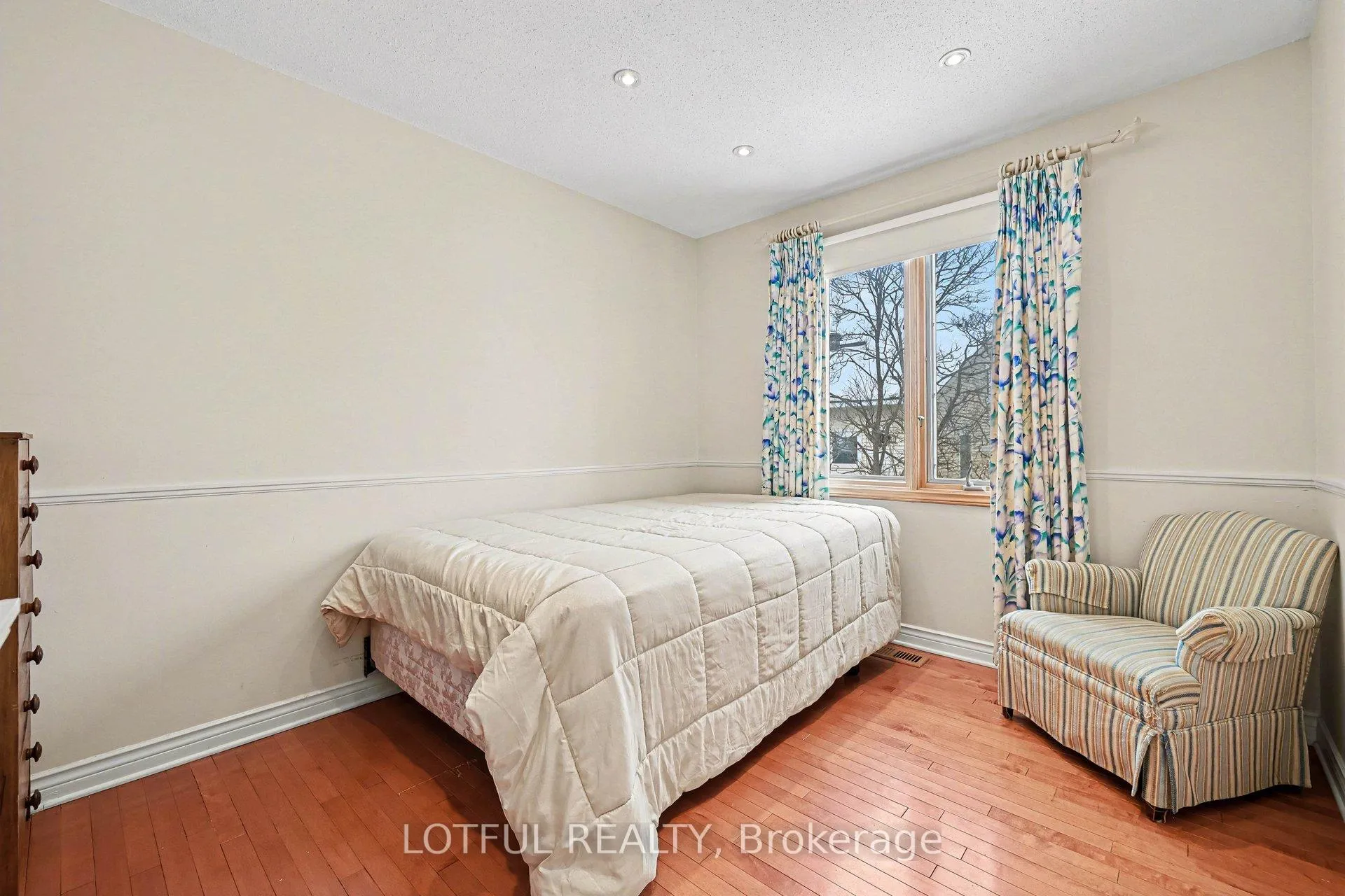 Photo 23 of 41 Pattermead Crescent, Ottawa, Hunt Club/Western Community — HOMEH