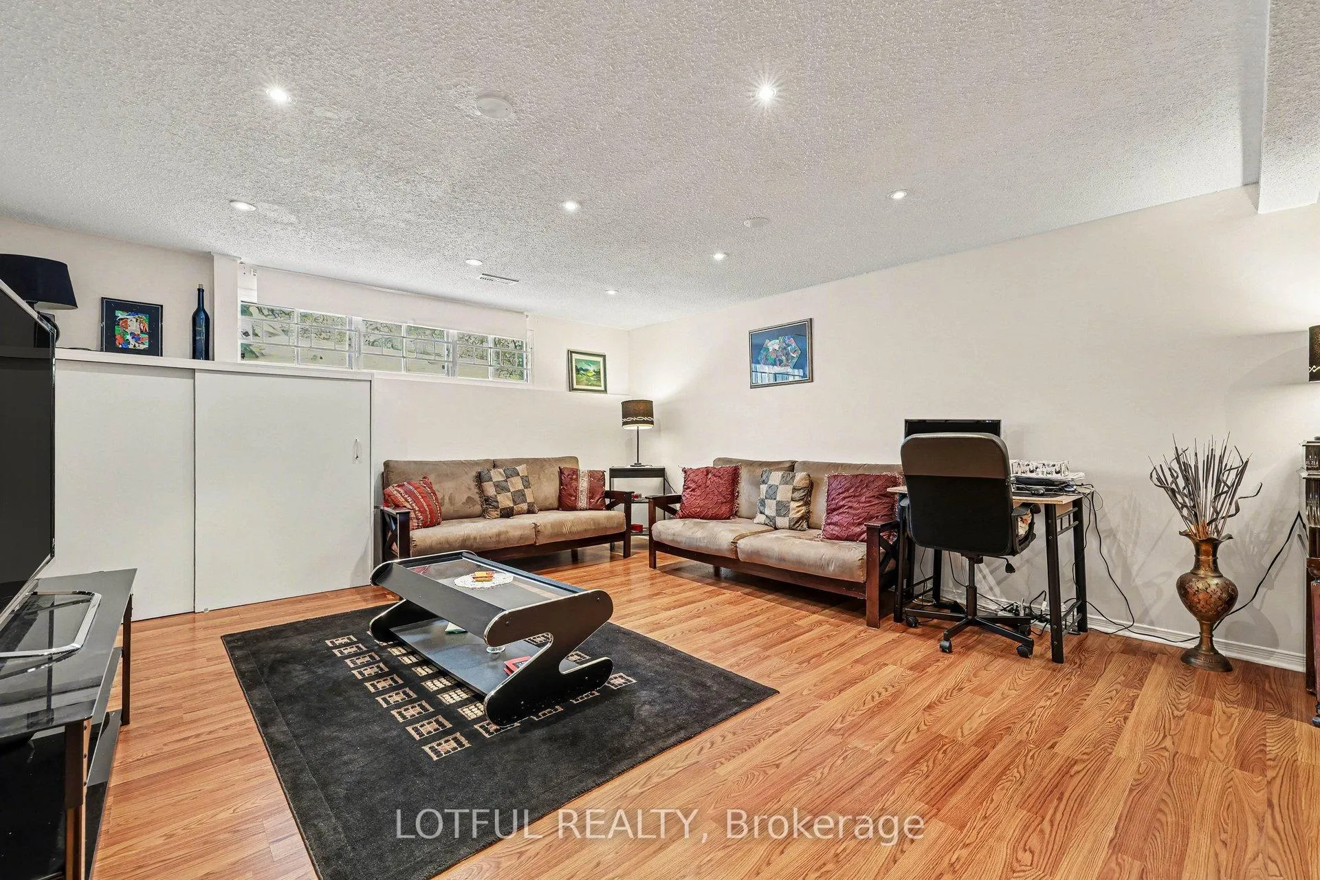 Photo 27 of 41 Pattermead Crescent, Ottawa, Hunt Club/Western Community — HOMEH