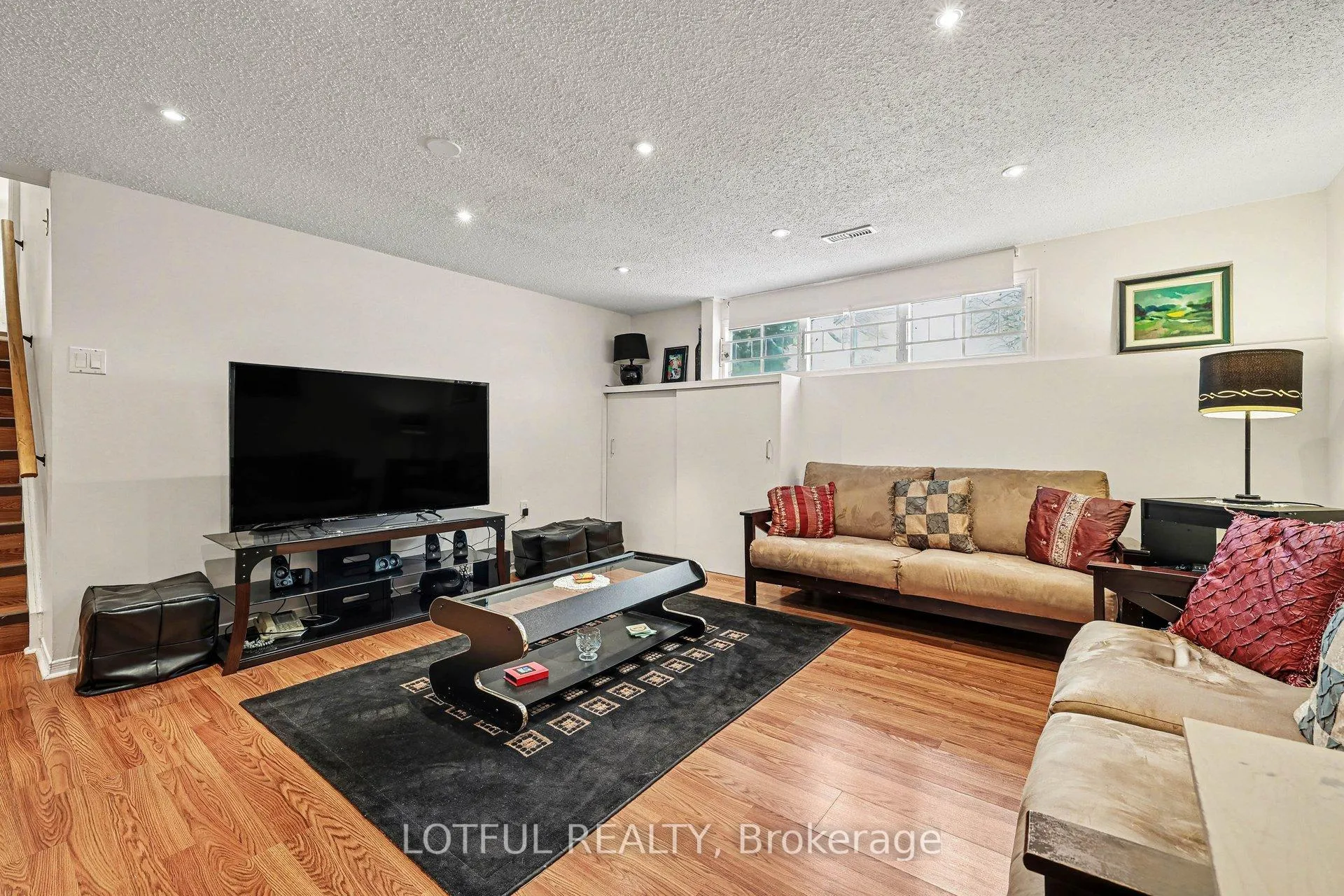 Photo 28 of 41 Pattermead Crescent, Ottawa, Hunt Club/Western Community — HOMEH