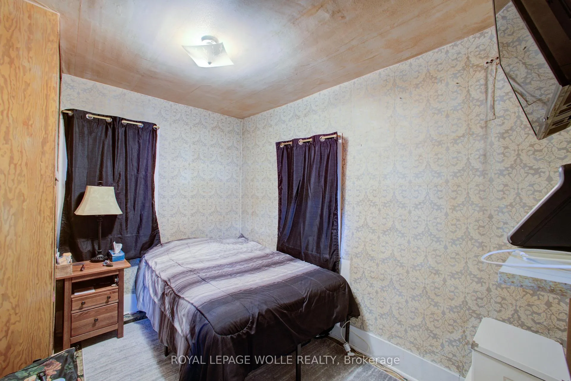 Photo 7 of 1408 Bridge Street S, Wilmot — HOMEH