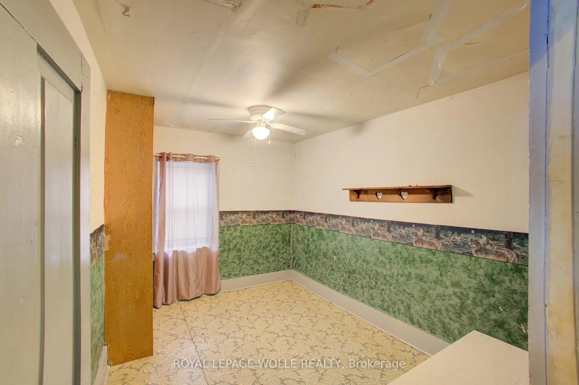 Photo 11 of 1408 Bridge Street S, Wilmot — HOMEH