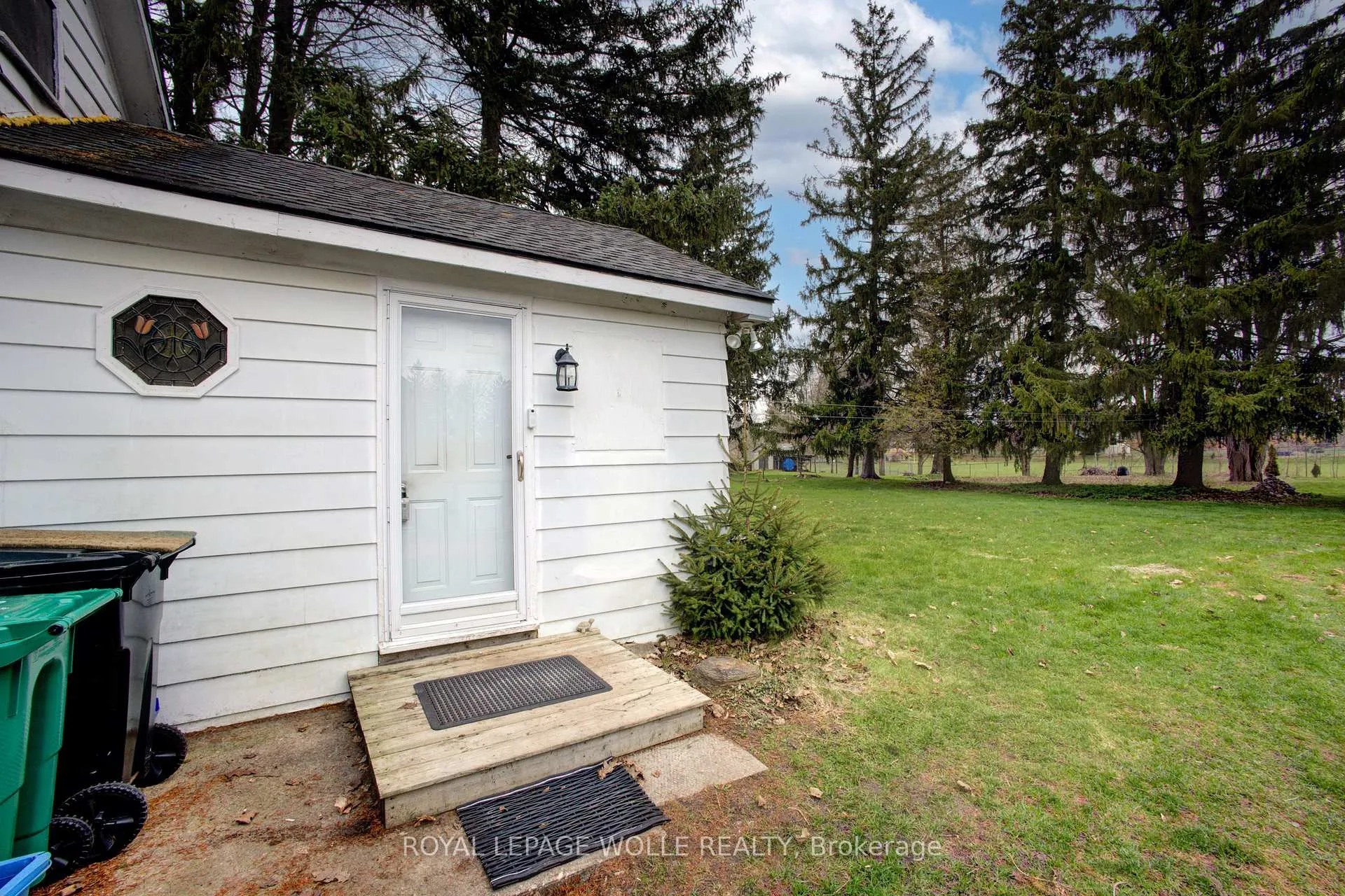 Photo 15 of 1408 Bridge Street S, Wilmot — HOMEH