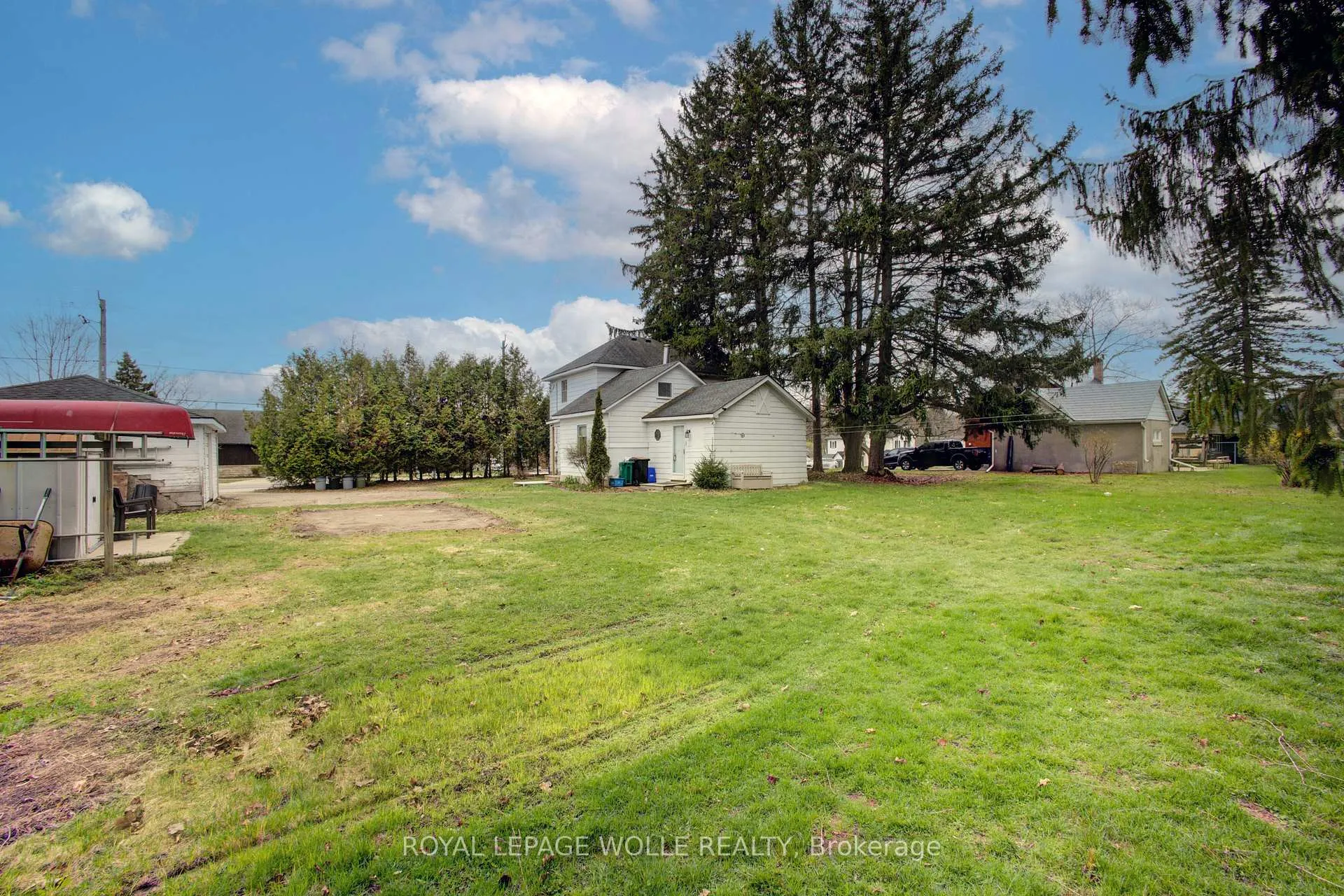 Photo 19 of 1408 Bridge Street S, Wilmot — HOMEH