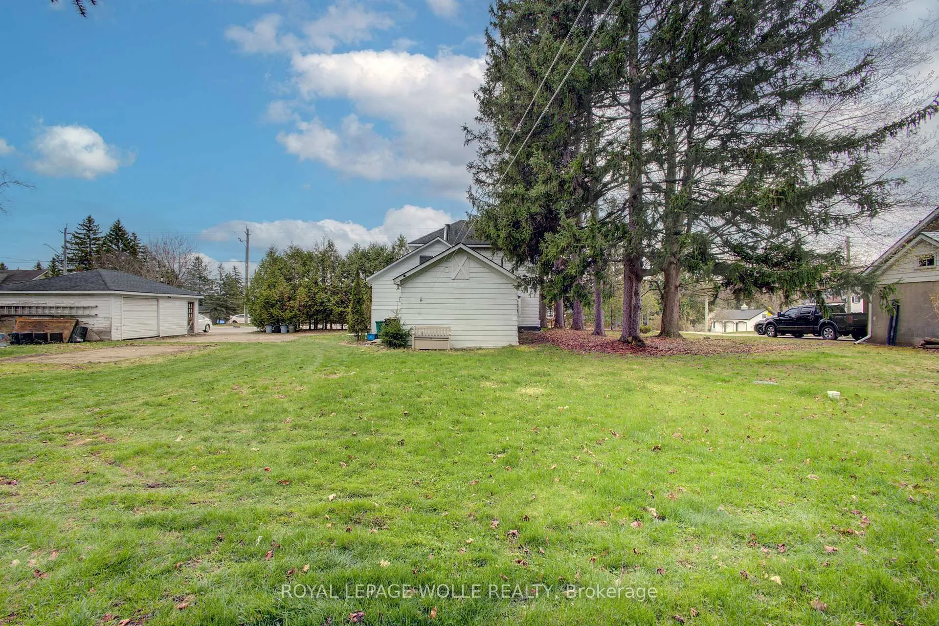Photo 23 of 1408 Bridge Street S, Wilmot — HOMEH
