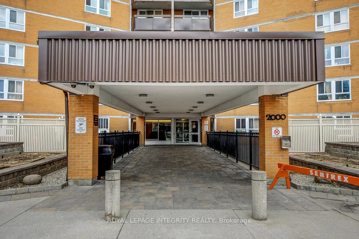 Photo 3 of Unit 206, 2000 Jasmine Crescent, Ottawa, Beacon Hill South — HOMEH