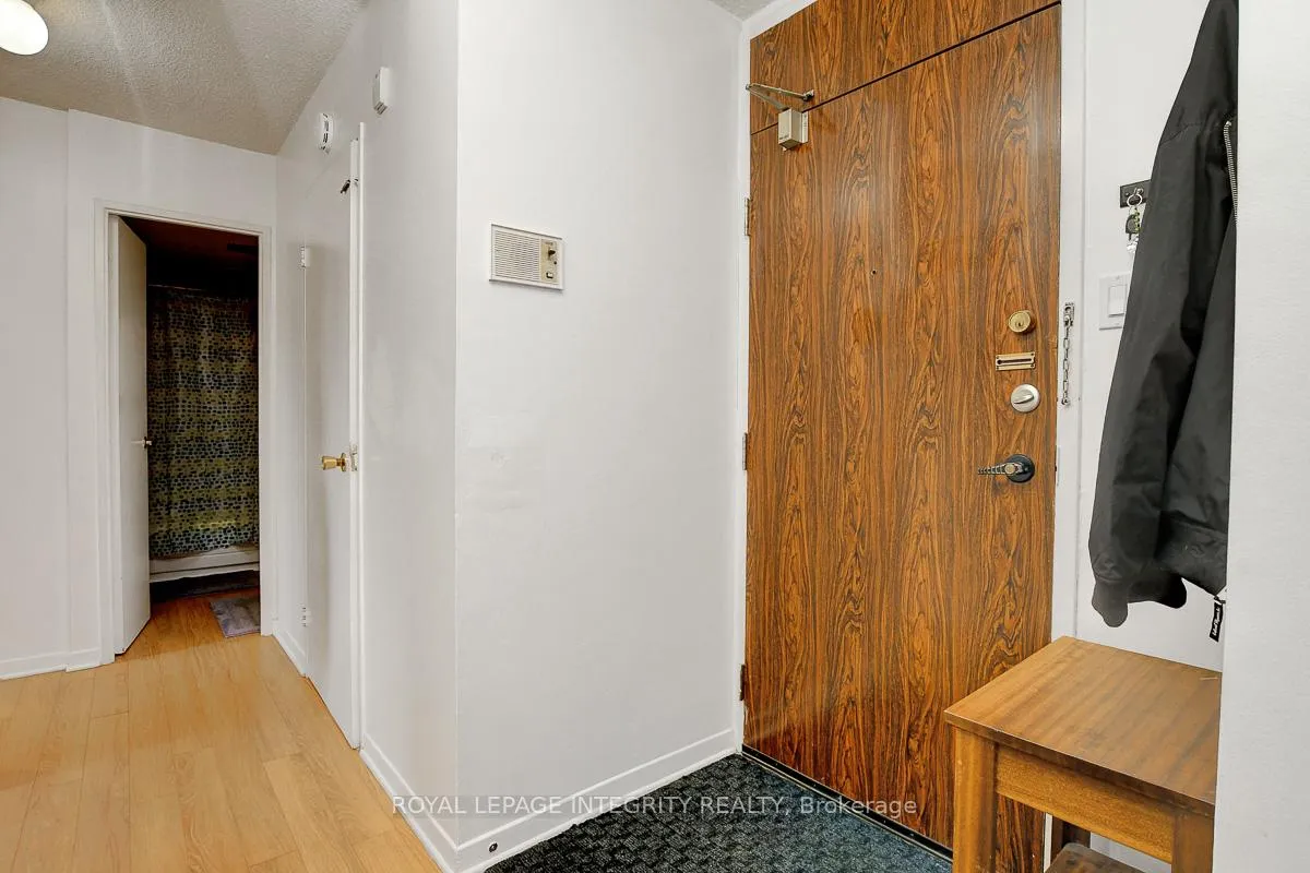 Photo 4 of Unit 206, 2000 Jasmine Crescent, Ottawa, Beacon Hill South — HOMEH