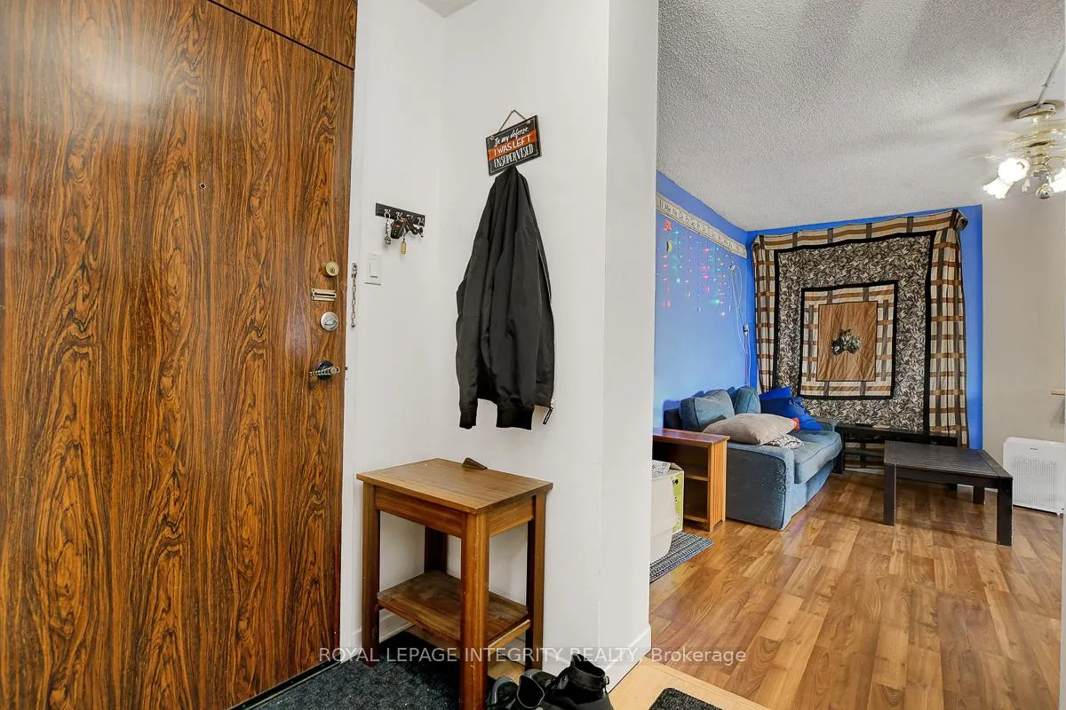 Photo 5 of Unit 206, 2000 Jasmine Crescent, Ottawa, Beacon Hill South — HOMEH