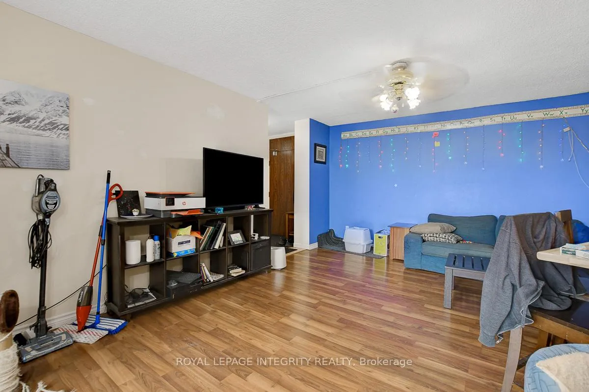 Photo 7 of Unit 206, 2000 Jasmine Crescent, Ottawa, Beacon Hill South — HOMEH