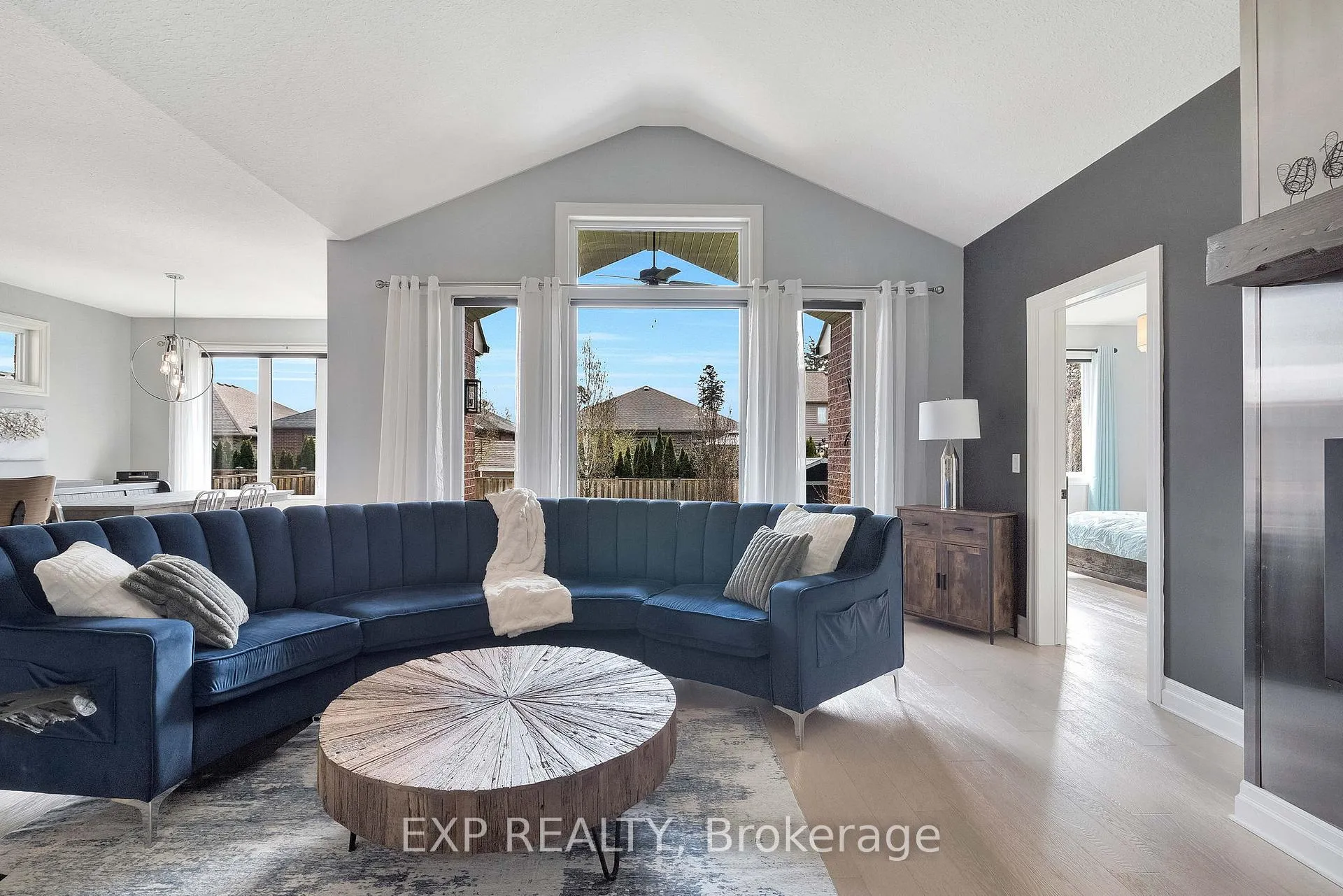 Photo 9 of 493 Bennett Crescent, Strathroy-Caradoc, Mount Brydges — HOMEH