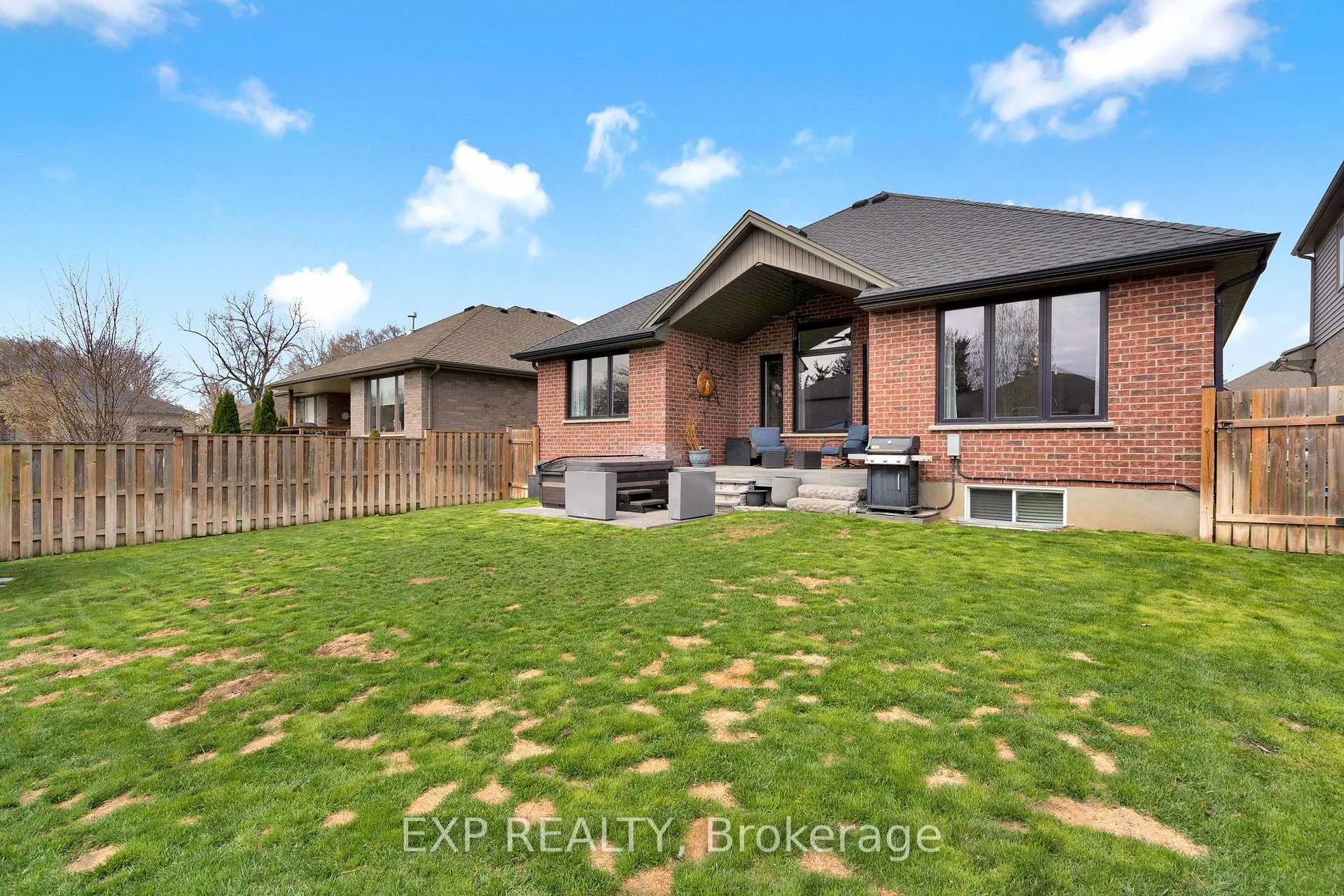 Photo 36 of 493 Bennett Crescent, Strathroy-Caradoc, Mount Brydges — HOMEH