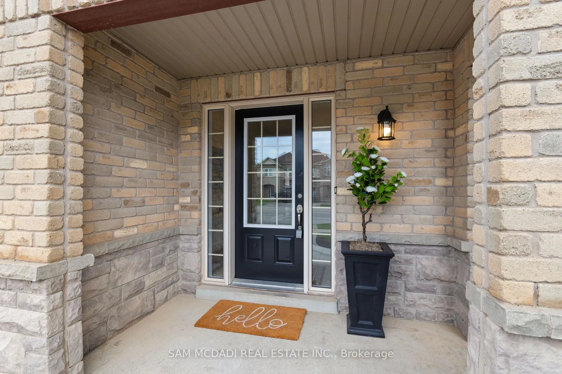 Photo 2 of 4235 Thomas Alton Boulevard, Burlington, Alton — HOMEH