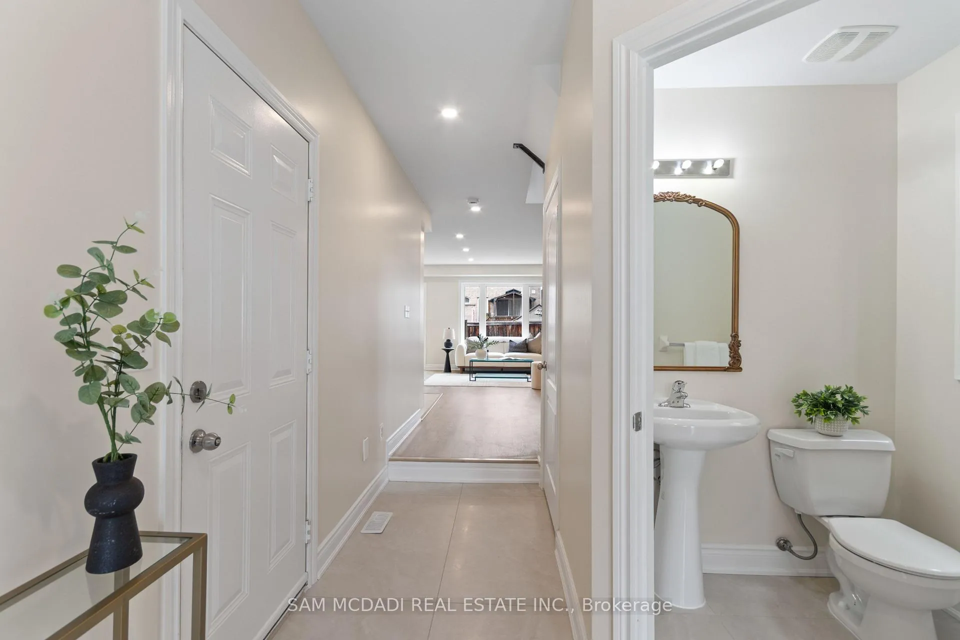 Photo 3 of 4235 Thomas Alton Boulevard, Burlington, Alton — HOMEH