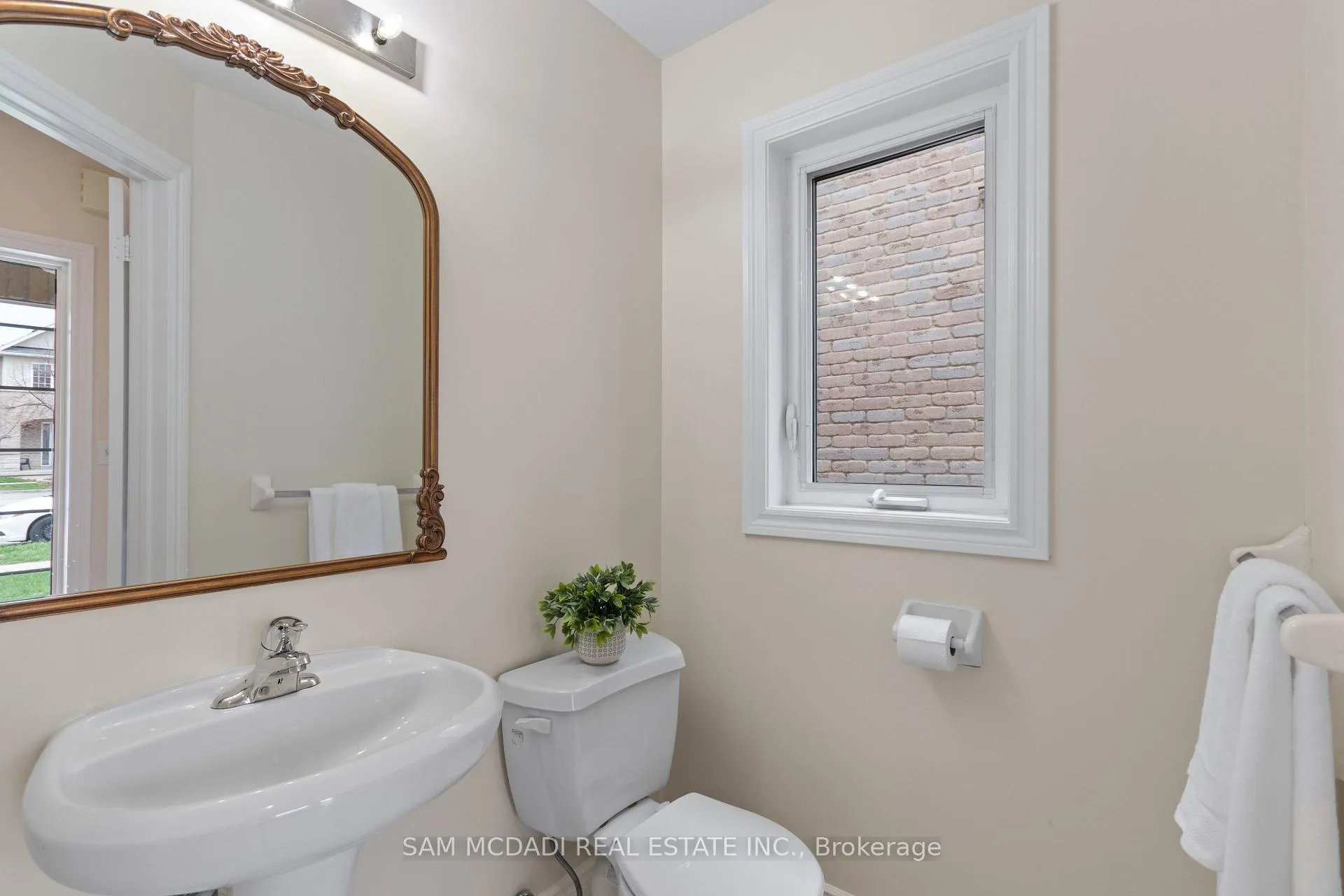 Photo 4 of 4235 Thomas Alton Boulevard, Burlington, Alton — HOMEH