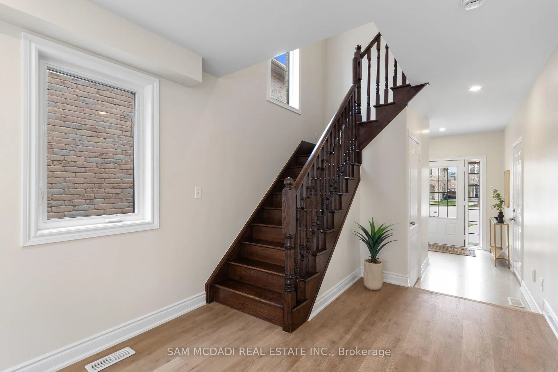 Photo 5 of 4235 Thomas Alton Boulevard, Burlington, Alton — HOMEH