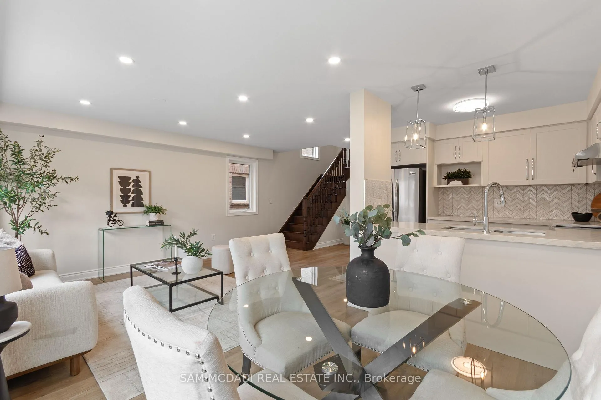 Photo 6 of 4235 Thomas Alton Boulevard, Burlington, Alton — HOMEH