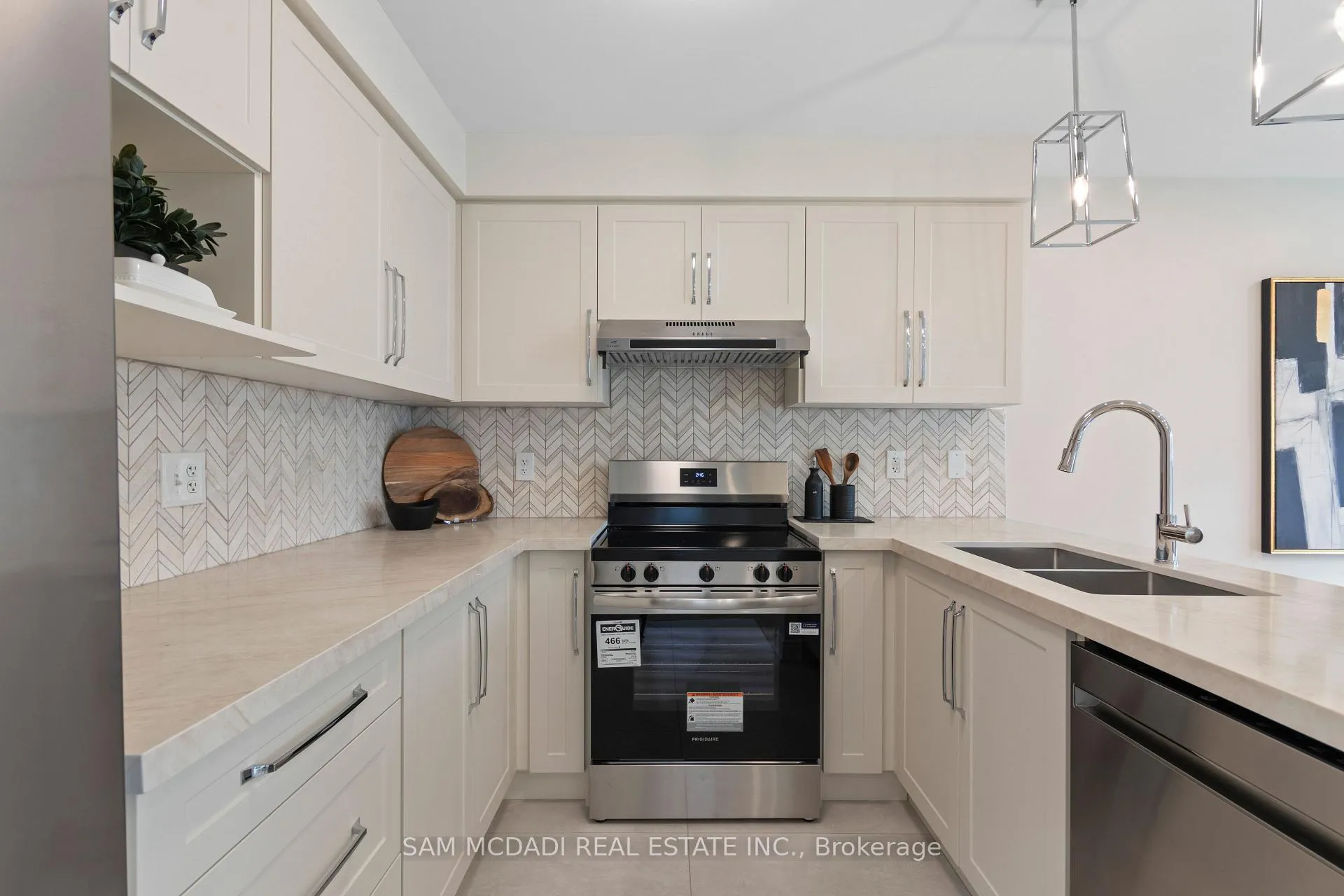 Photo 8 of 4235 Thomas Alton Boulevard, Burlington, Alton — HOMEH