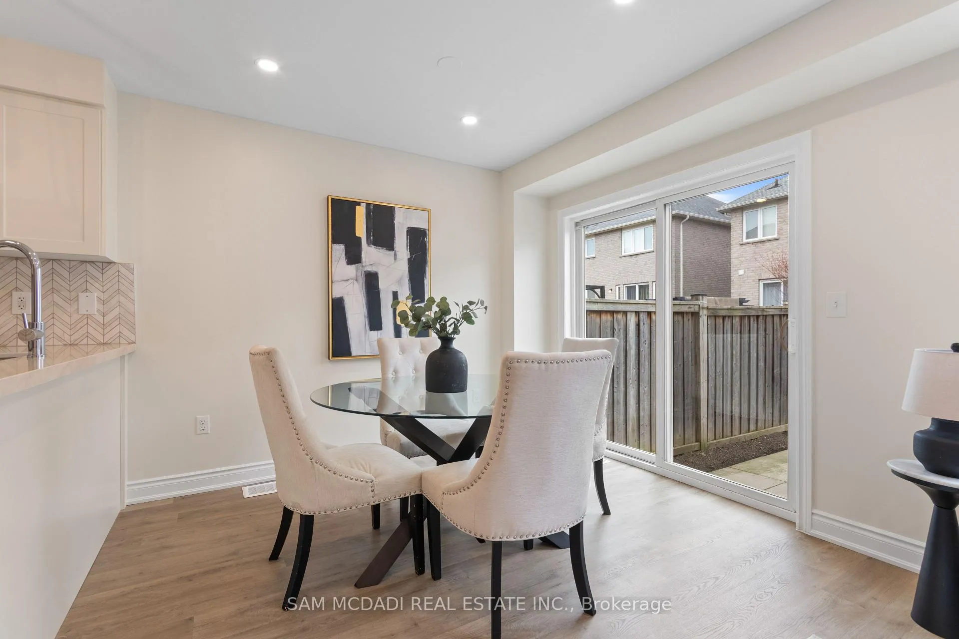 Photo 12 of 4235 Thomas Alton Boulevard, Burlington, Alton — HOMEH