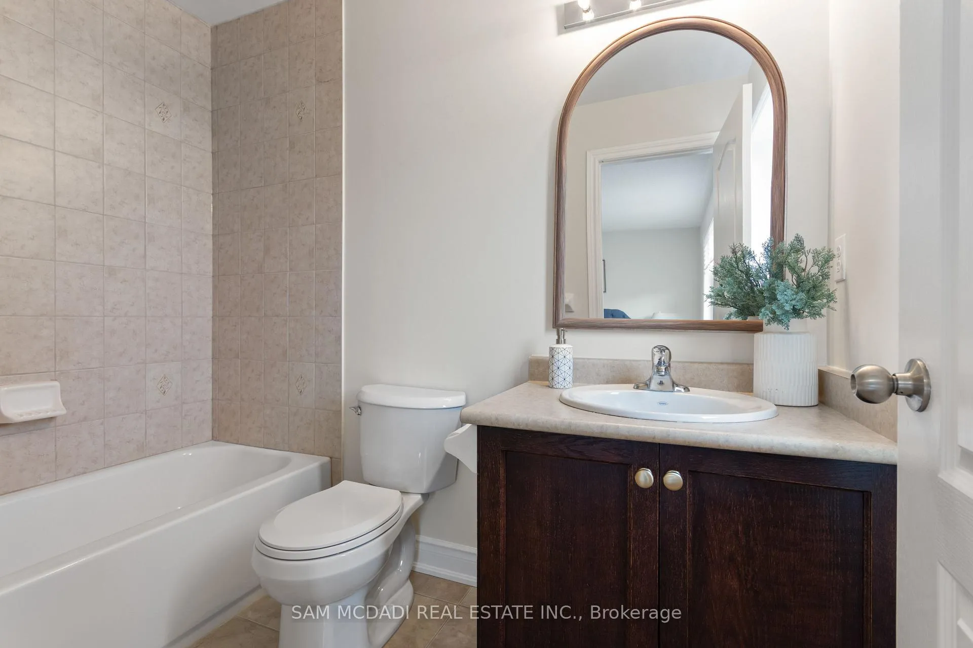 Photo 19 of 4235 Thomas Alton Boulevard, Burlington, Alton — HOMEH