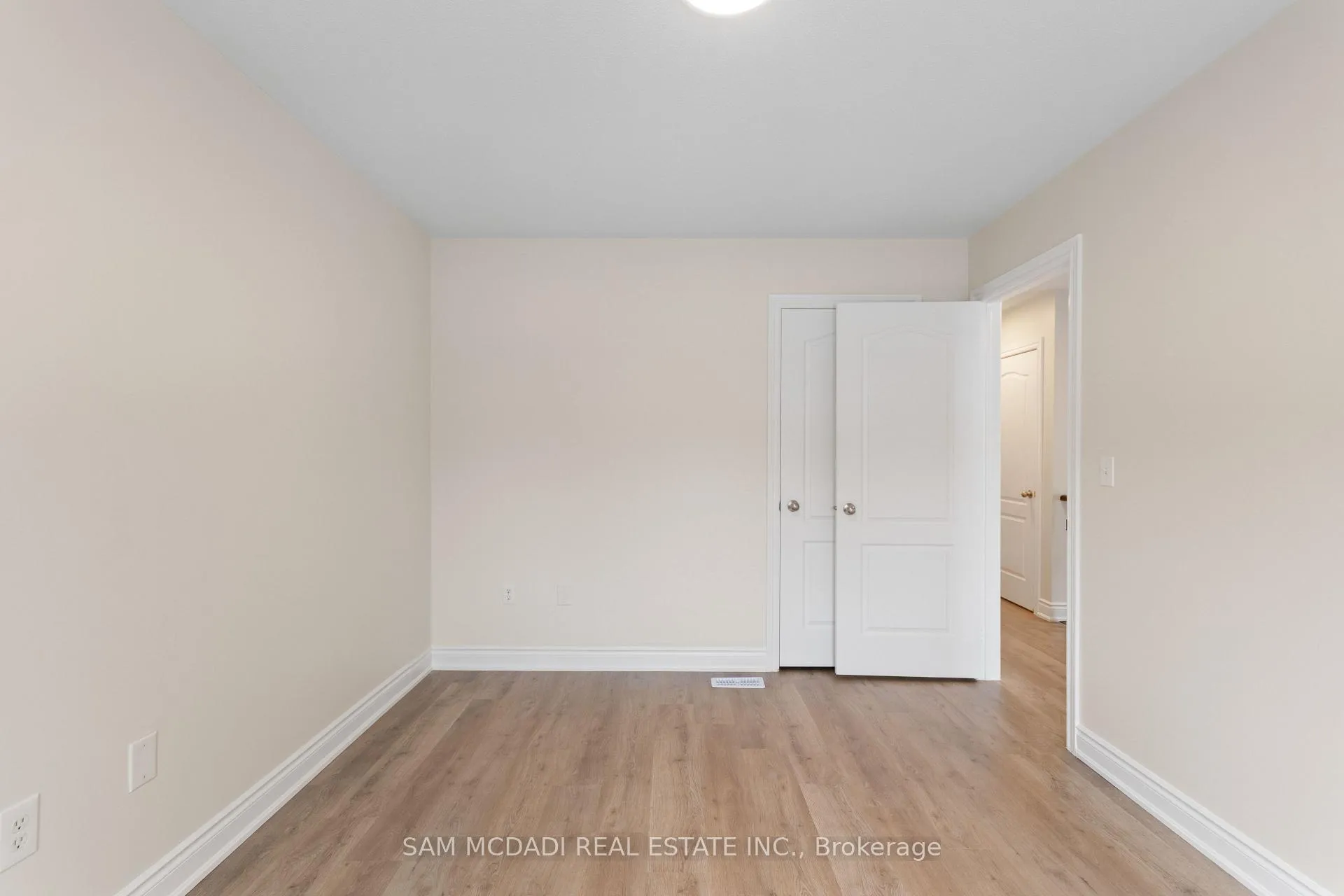 Photo 24 of 4235 Thomas Alton Boulevard, Burlington, Alton — HOMEH