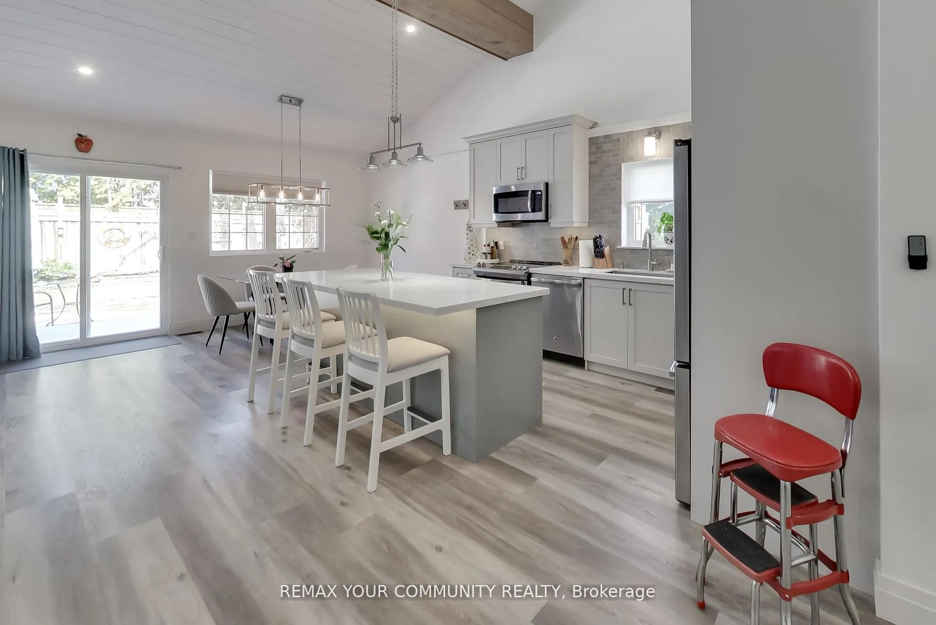 Photo 10 of 826 Adams Road, Innisfil, Alcona — HOMEH