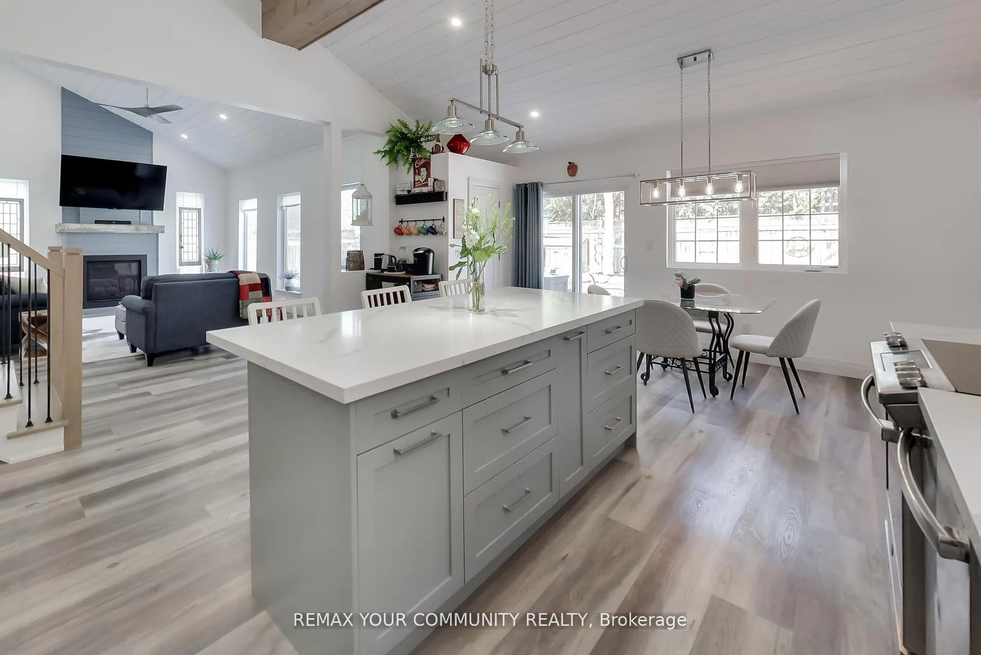 Photo 12 of 826 Adams Road, Innisfil, Alcona — HOMEH