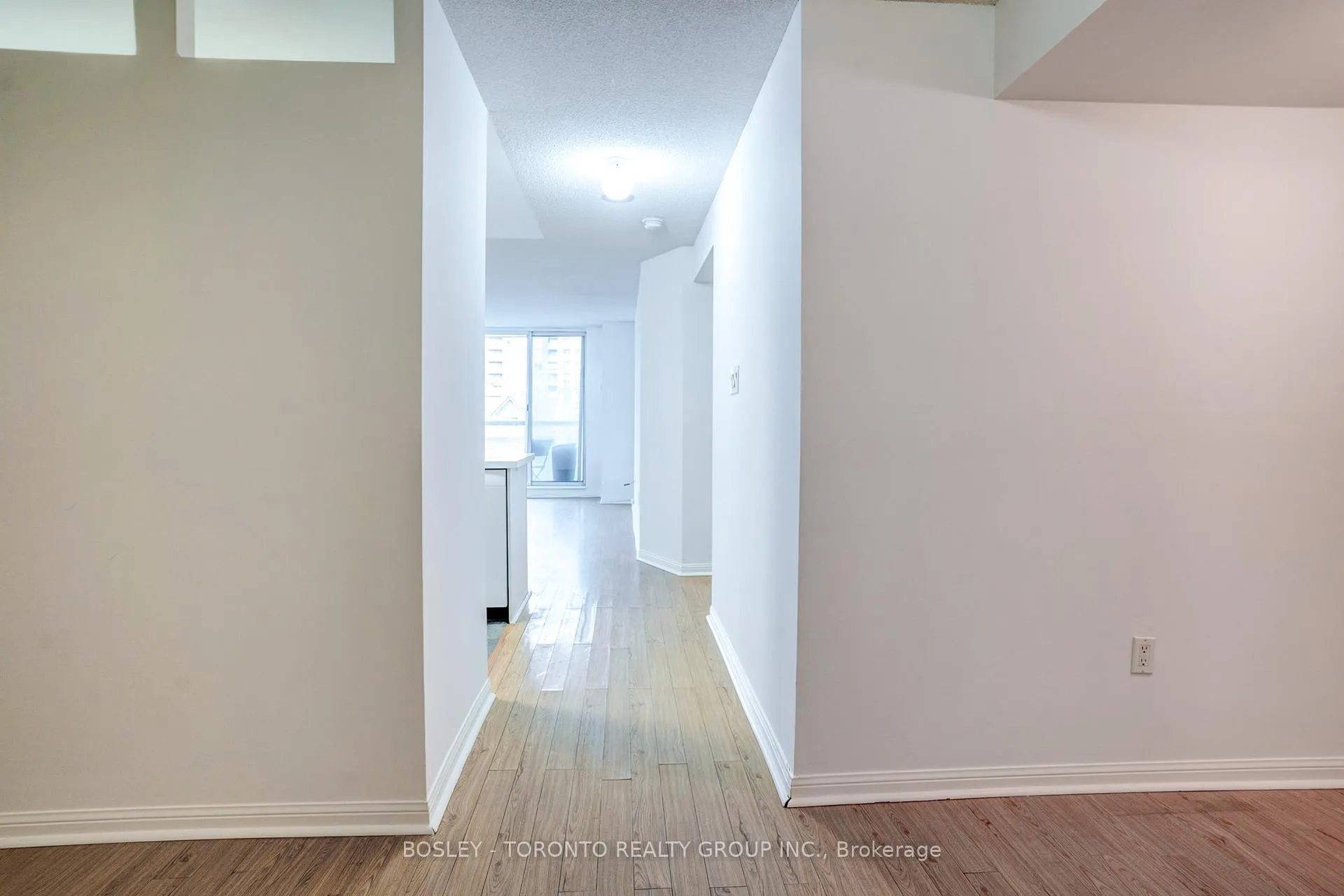 Photo 9 of Unit 504, 109 Front Street E, Toronto, Waterfront Communities — HOMEH