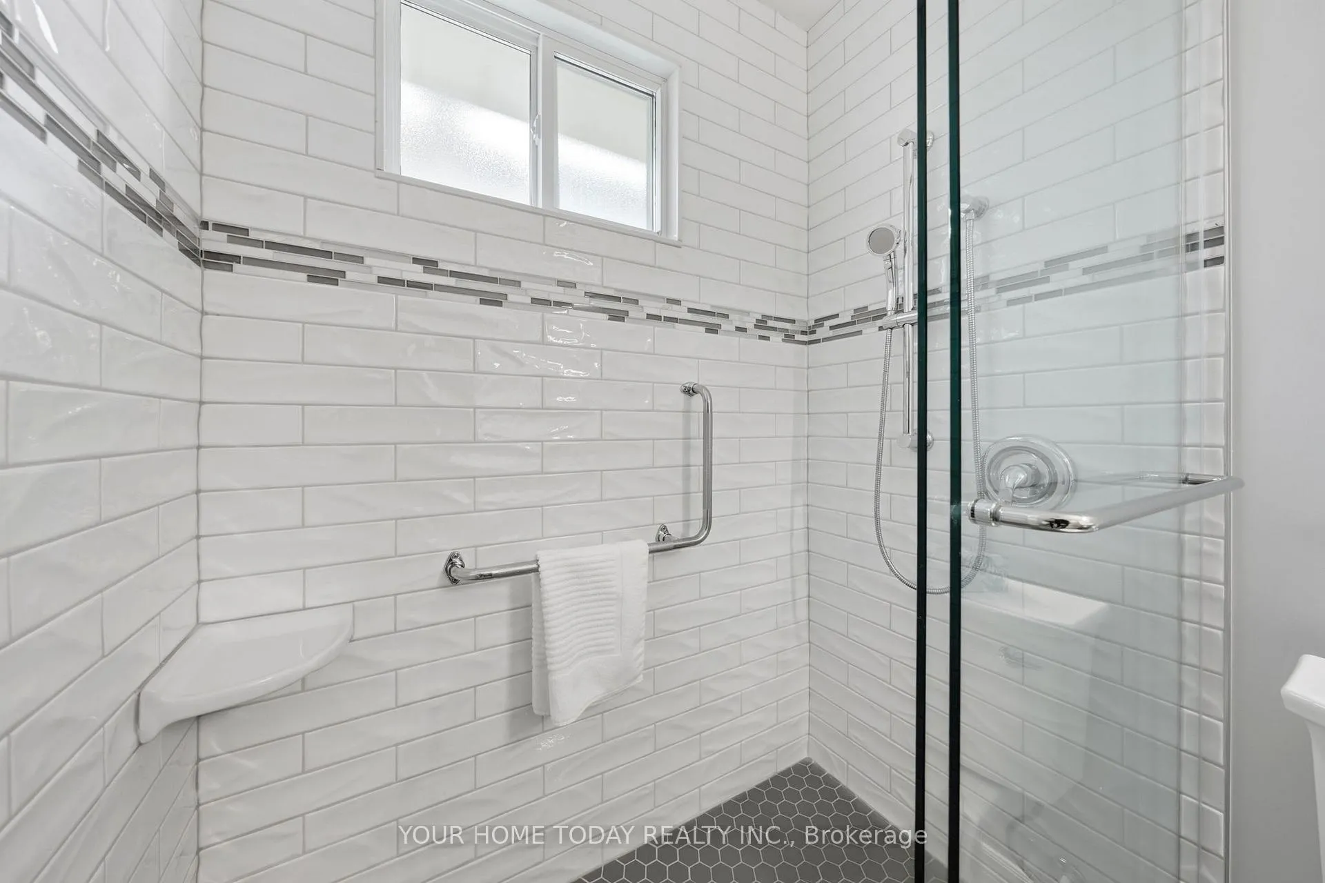 Photo 20 of 51 Faludon Drive, Halton Hills, Georgetown — HOMEH