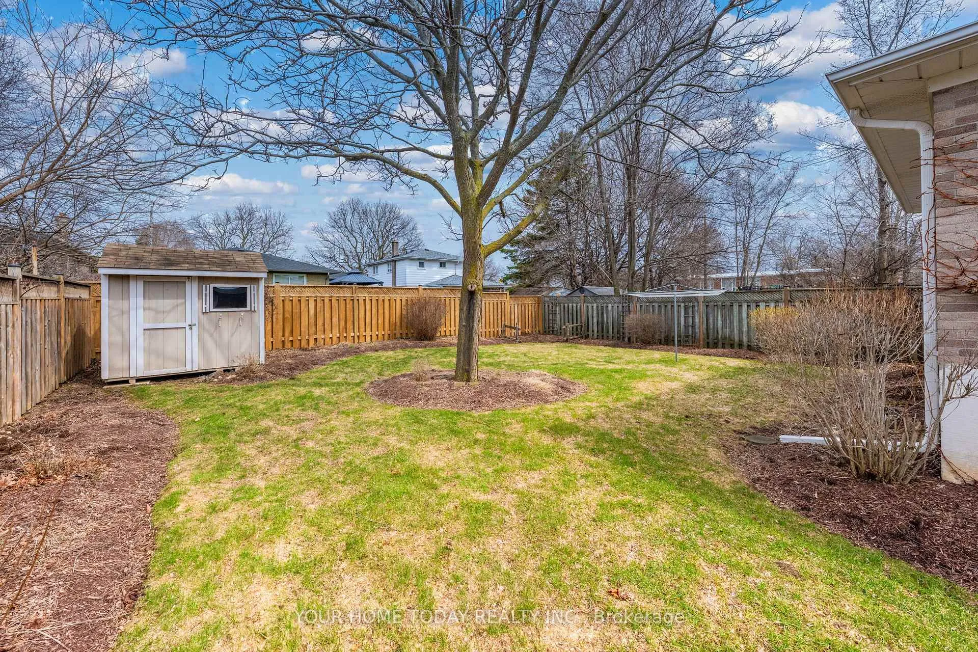 Photo 33 of 51 Faludon Drive, Halton Hills, Georgetown — HOMEH