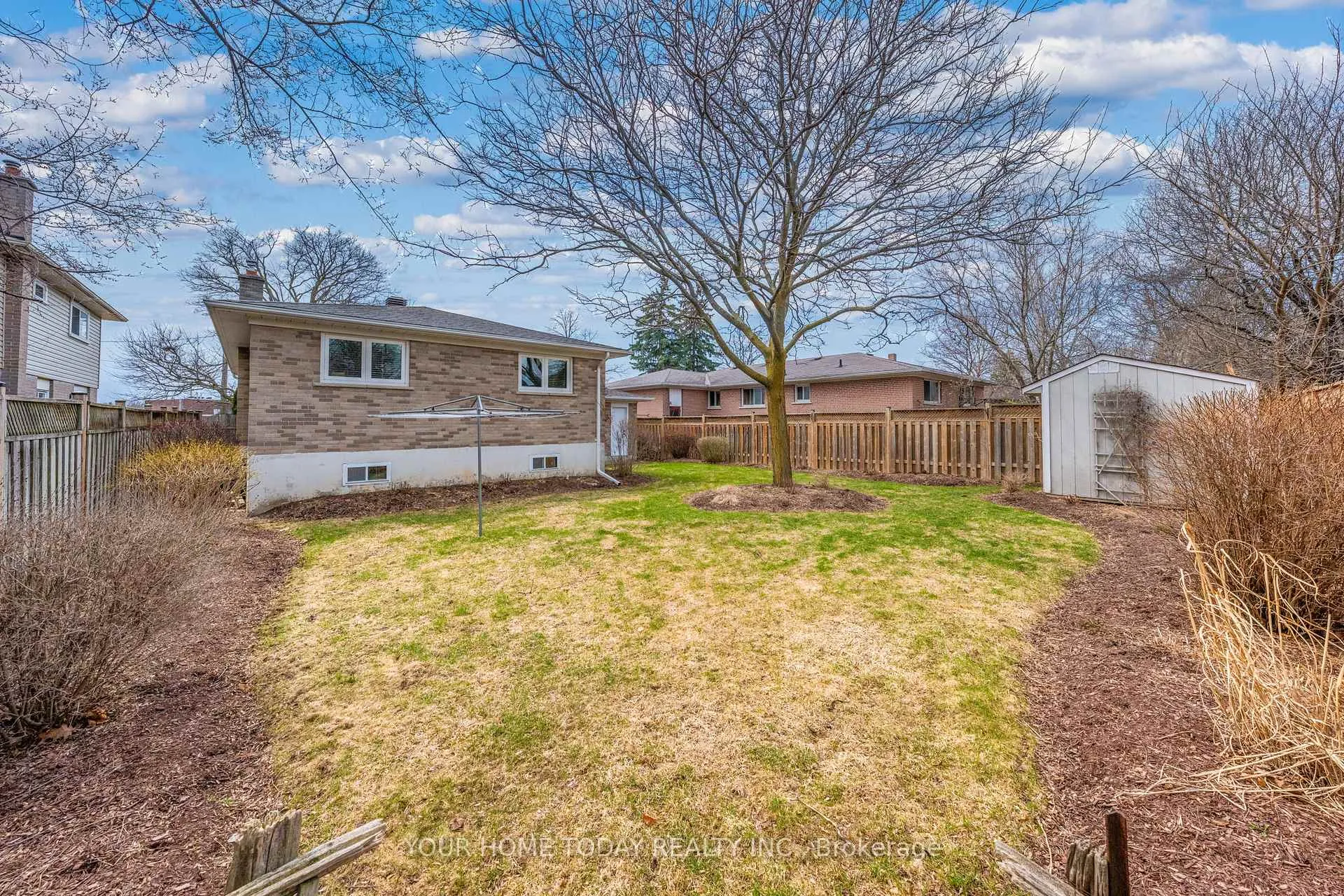 Photo 36 of 51 Faludon Drive, Halton Hills, Georgetown — HOMEH