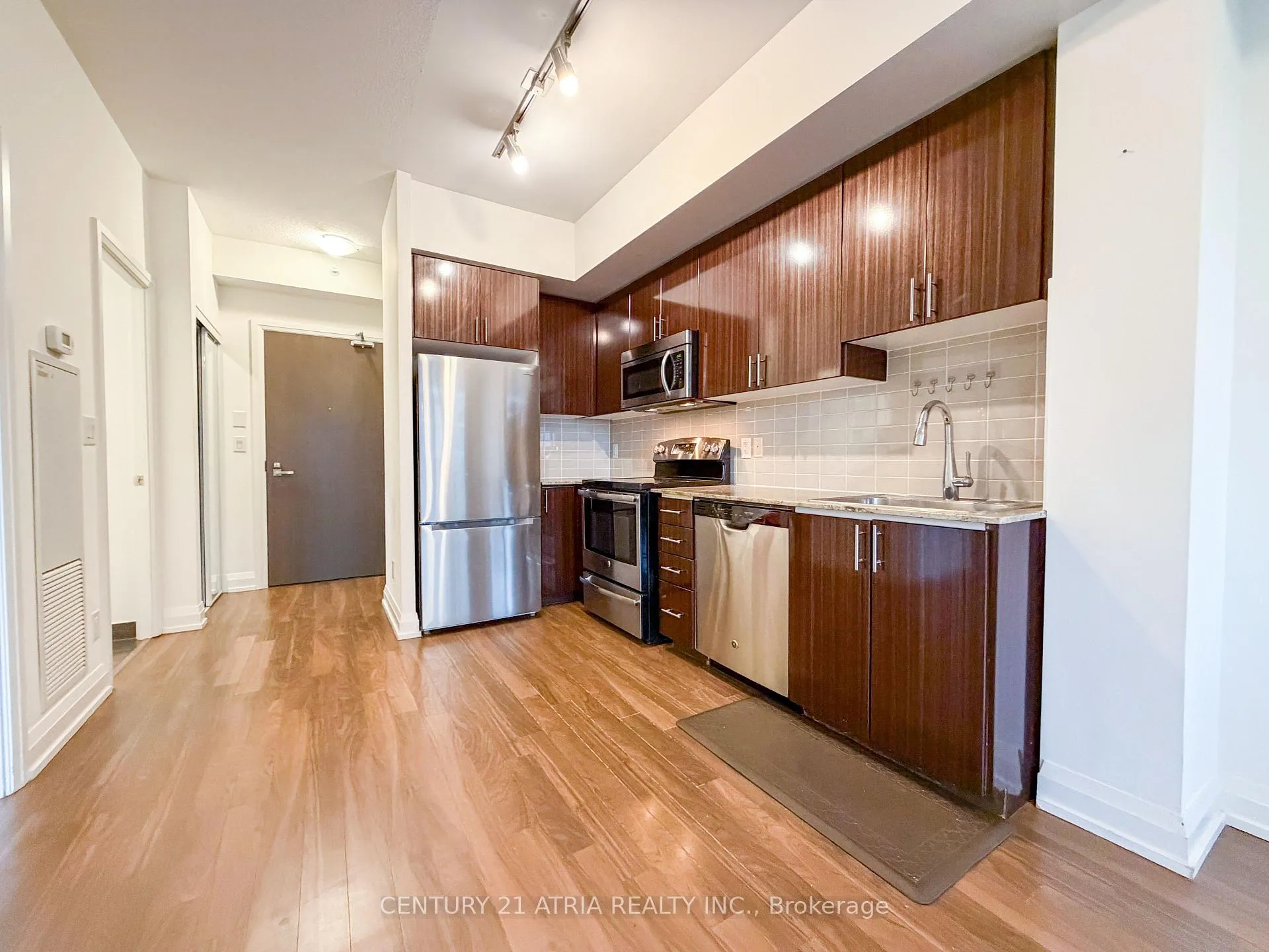 Photo 9 of Unit 735, 7161 Yonge Street, Markham, Grandview — HOMEH
