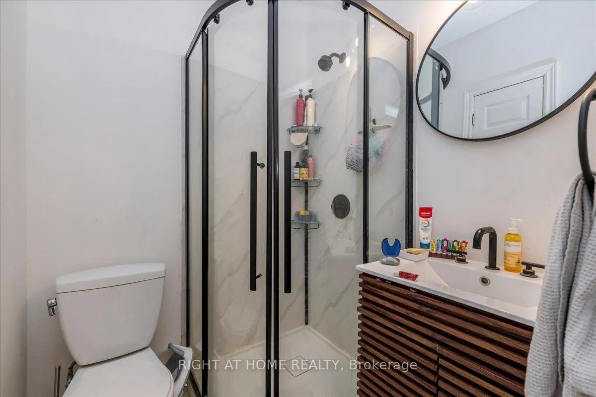 Photo 9 of 29 Peel Street, Barrie, Codrington — HOMEH