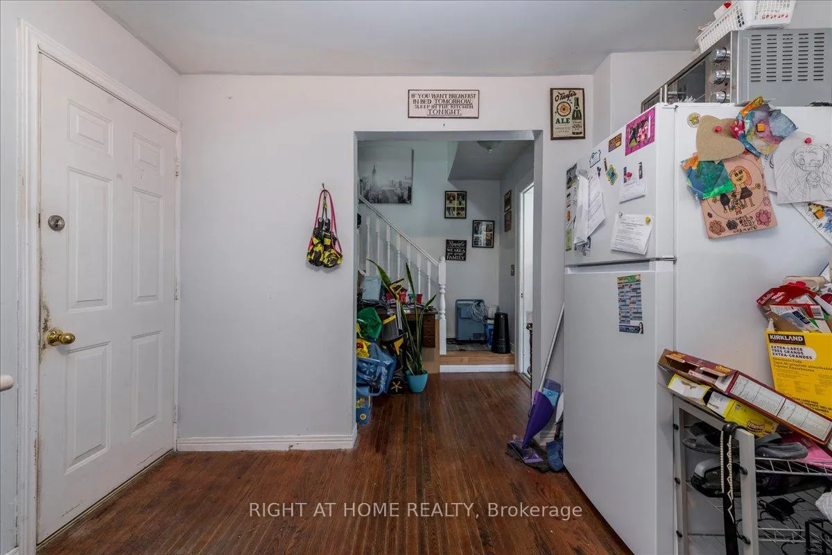 Photo 20 of 29 Peel Street, Barrie, Codrington — HOMEH