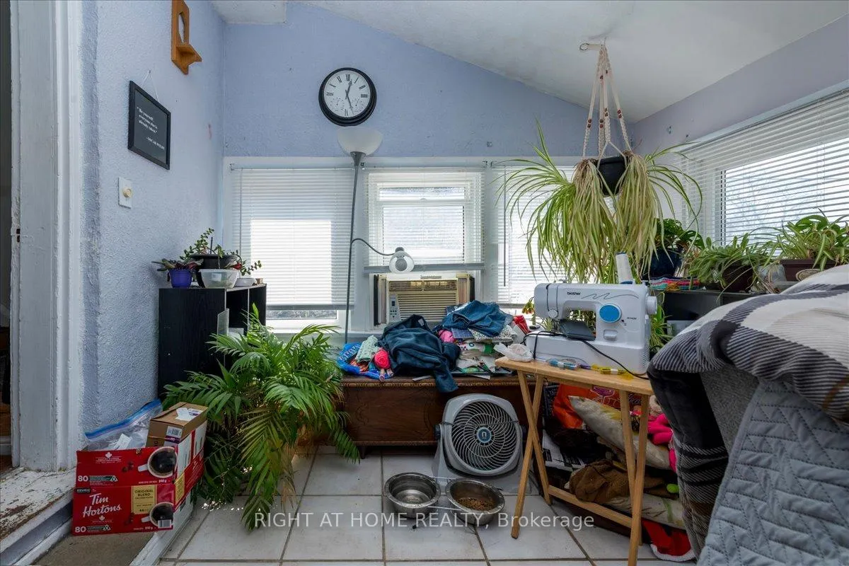 Photo 23 of 29 Peel Street, Barrie, Codrington — HOMEH