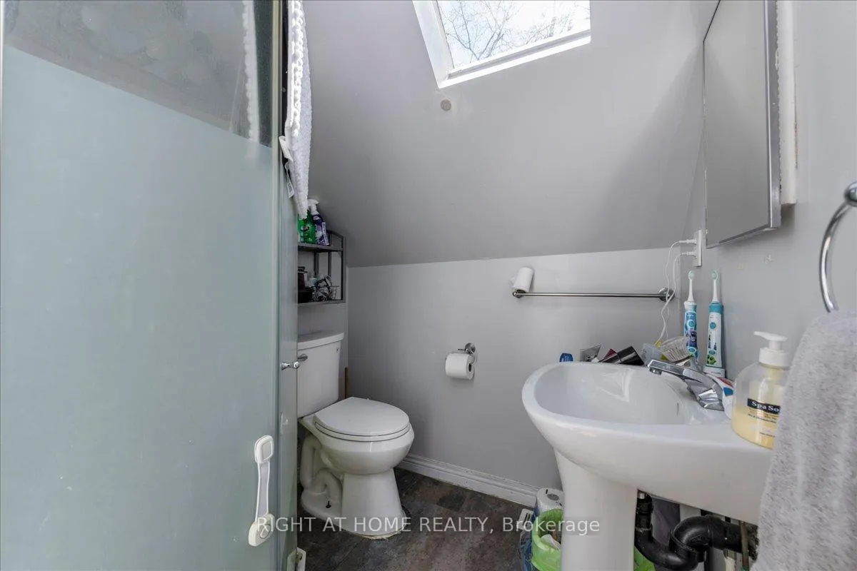 Photo 26 of 29 Peel Street, Barrie, Codrington — HOMEH